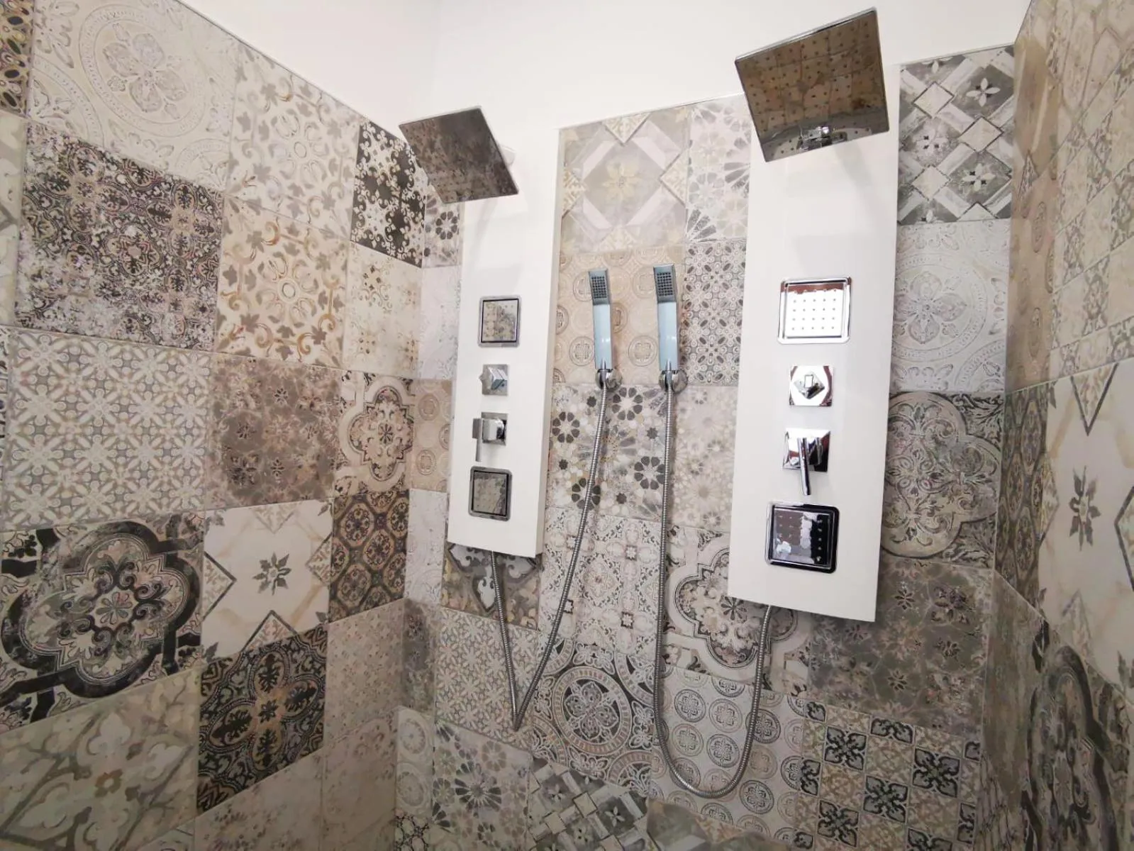 Shower in Centro Sicilia Rooms & Suites