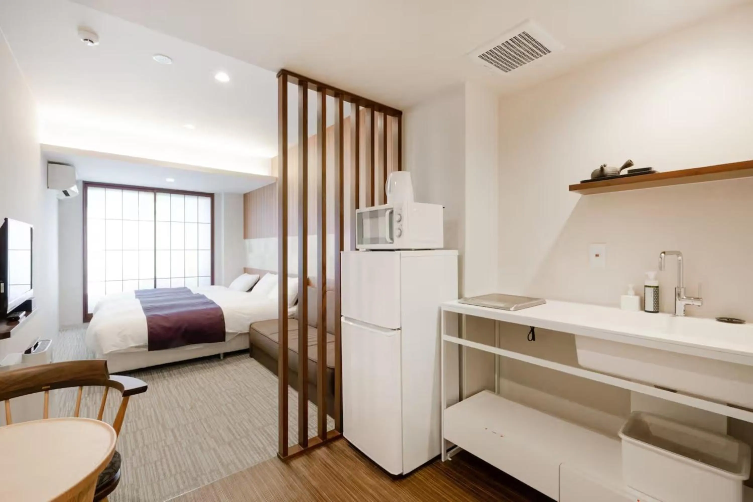 Living room, Bed in Irori Kyoto Station Higashi-Honganji