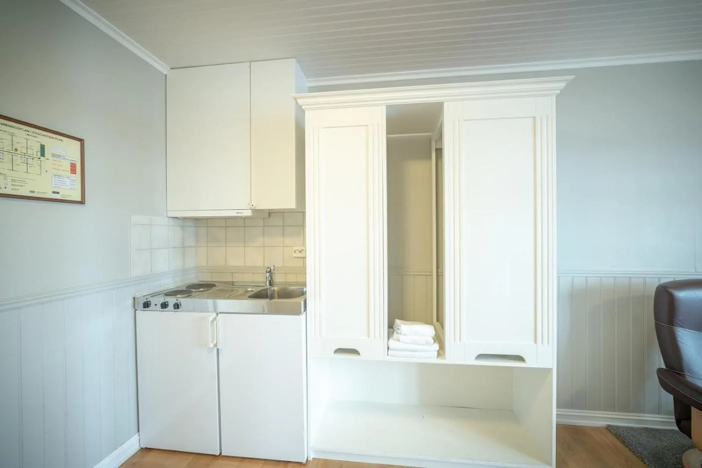 Kitchen or kitchenette in Finnøy Bryggehotell - by Classic Norway Hotels