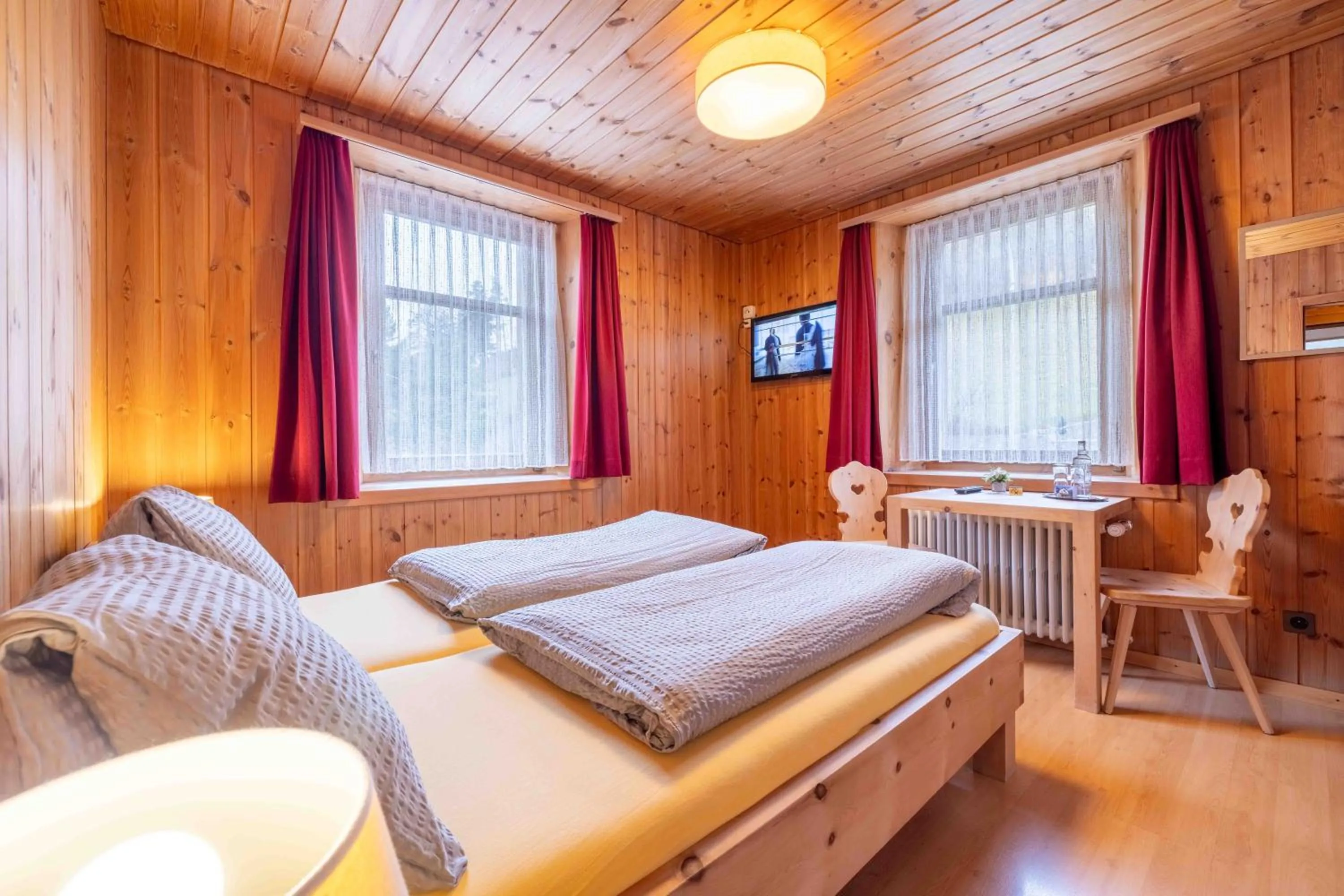 Bed in Garni Alpenrose - Grusaida