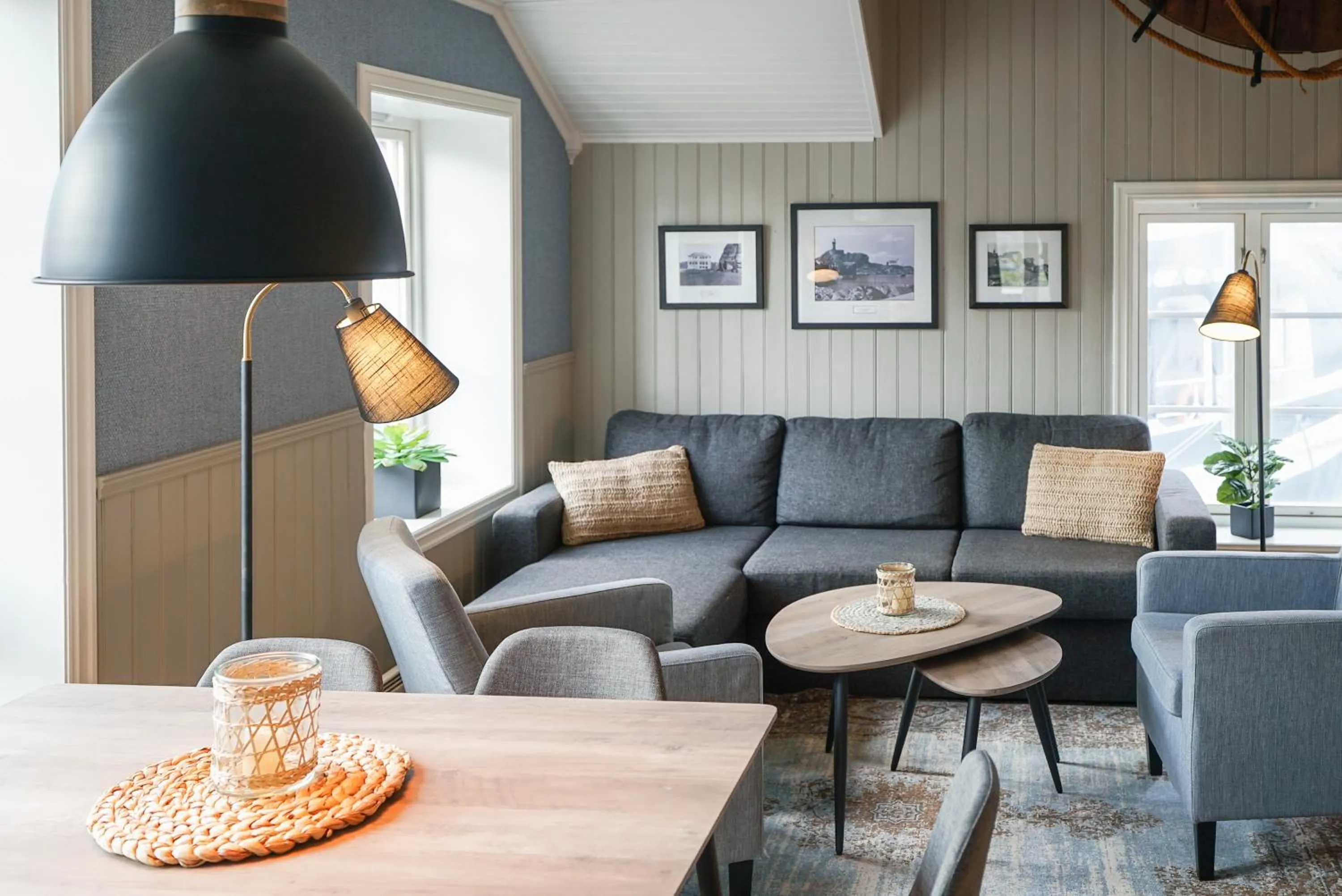 Seating area in Ona Havstuer - by Classic Norway Hotels