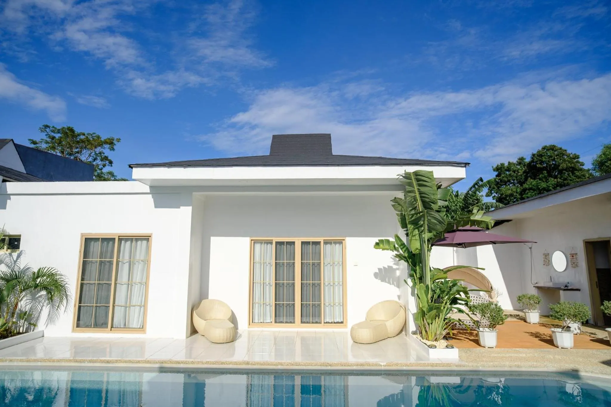 Property building in Seapearl of Alona