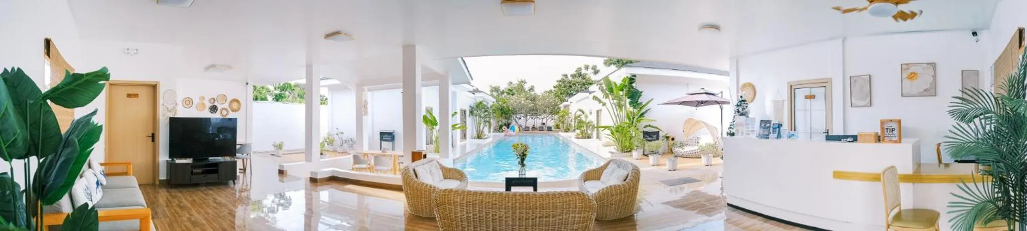 Property building in Seapearl of Alona