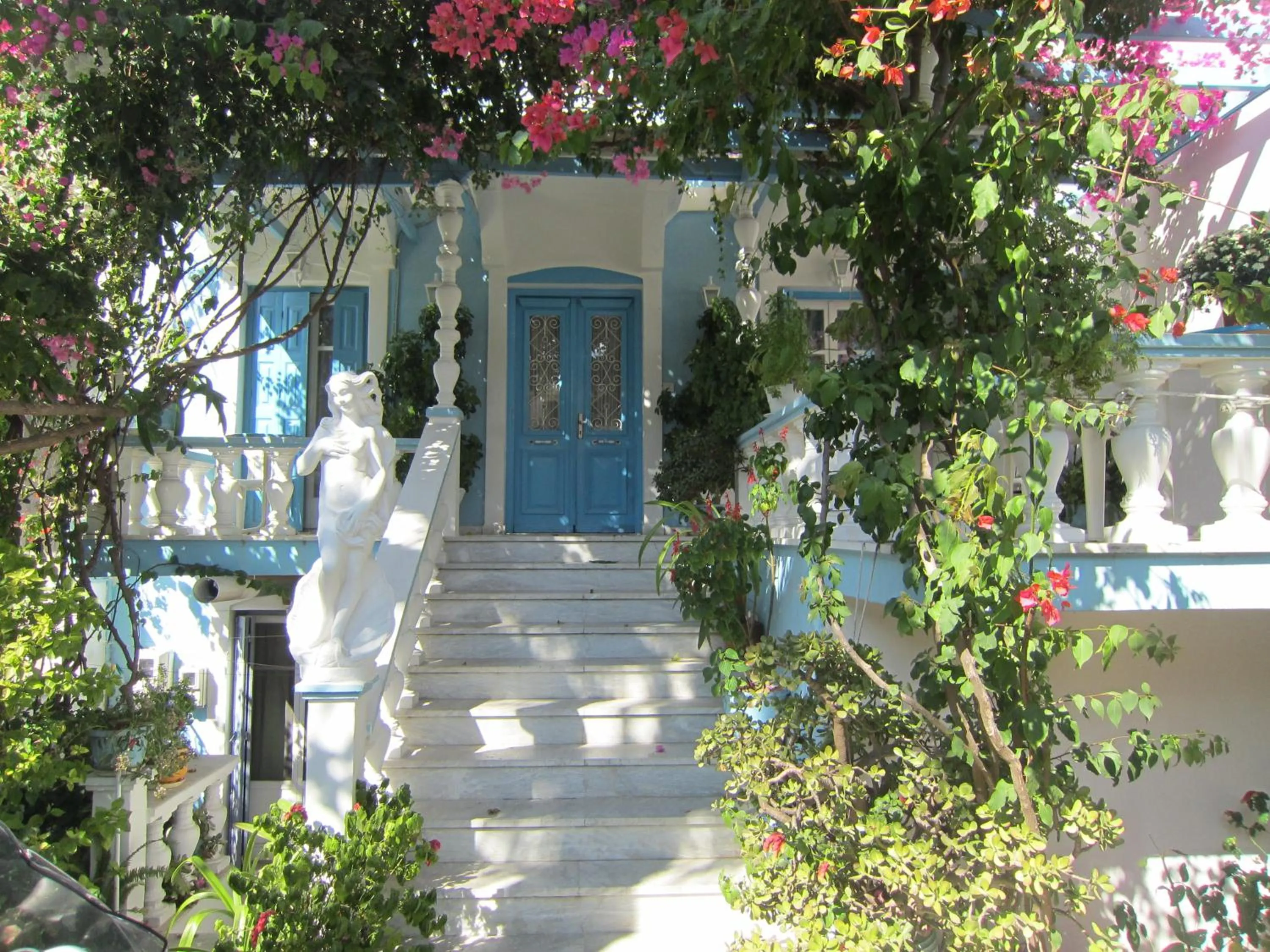 Facade/entrance in Sandalis Hotel