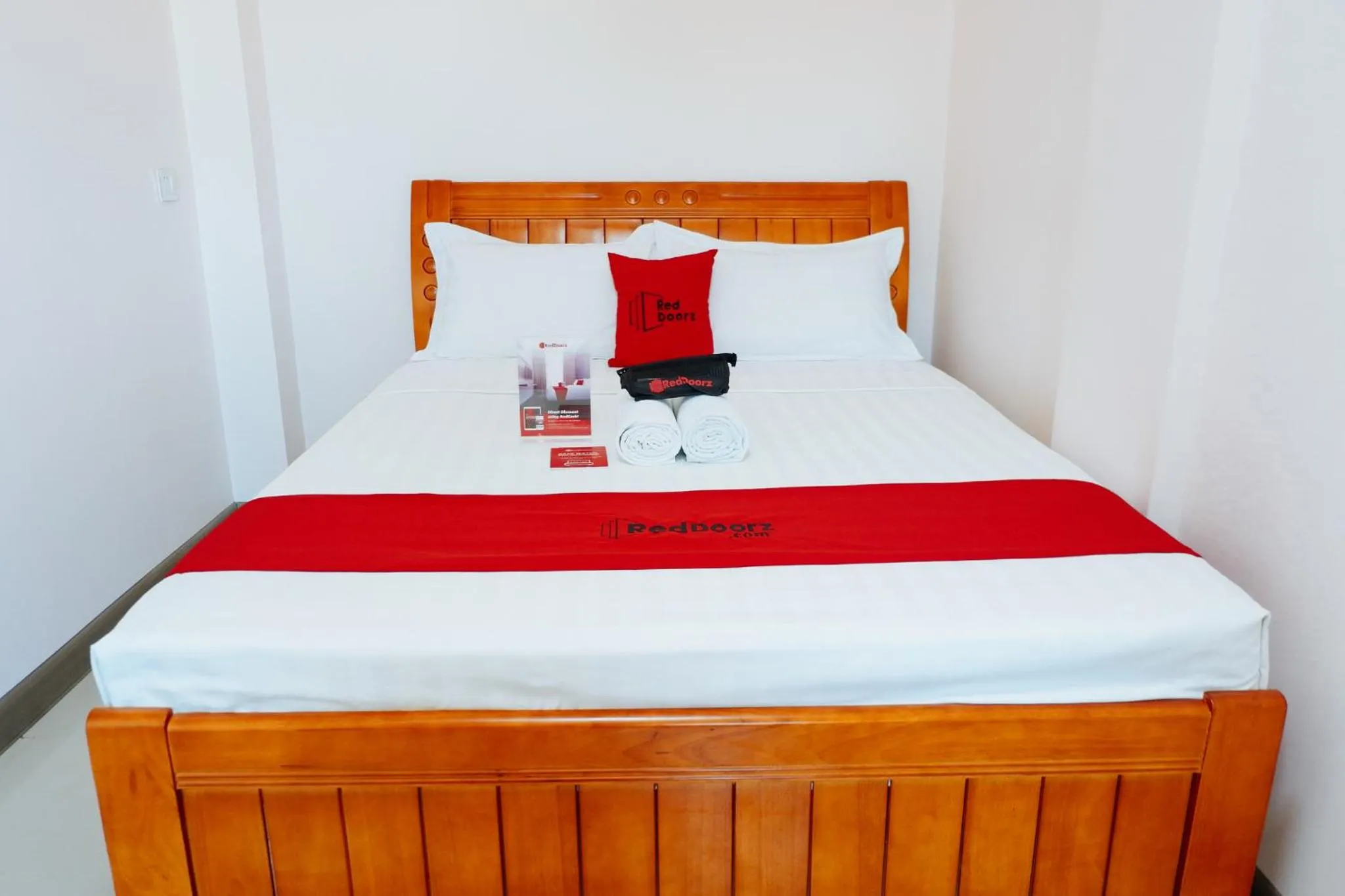 Bed in RedDoorz Plus near Camella La Brisa Lapulapu