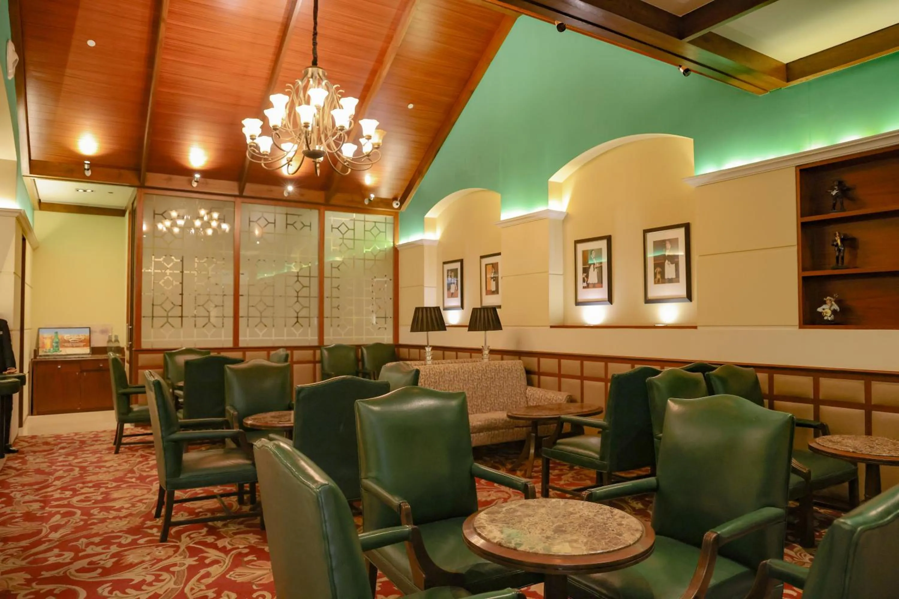 Lounge or bar in Balaji Sarovar Premiere