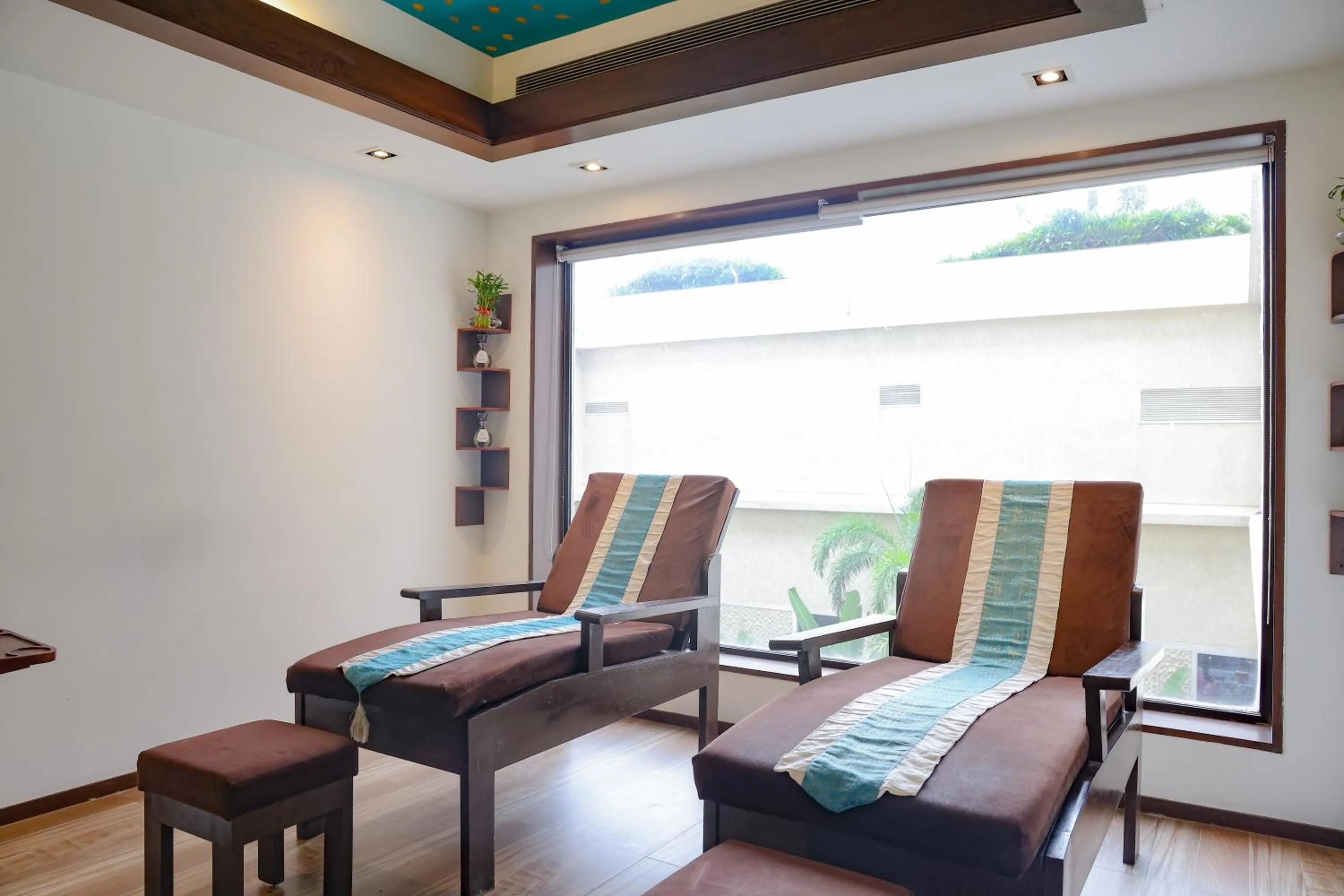 Spa and wellness centre/facilities in Balaji Sarovar Premiere