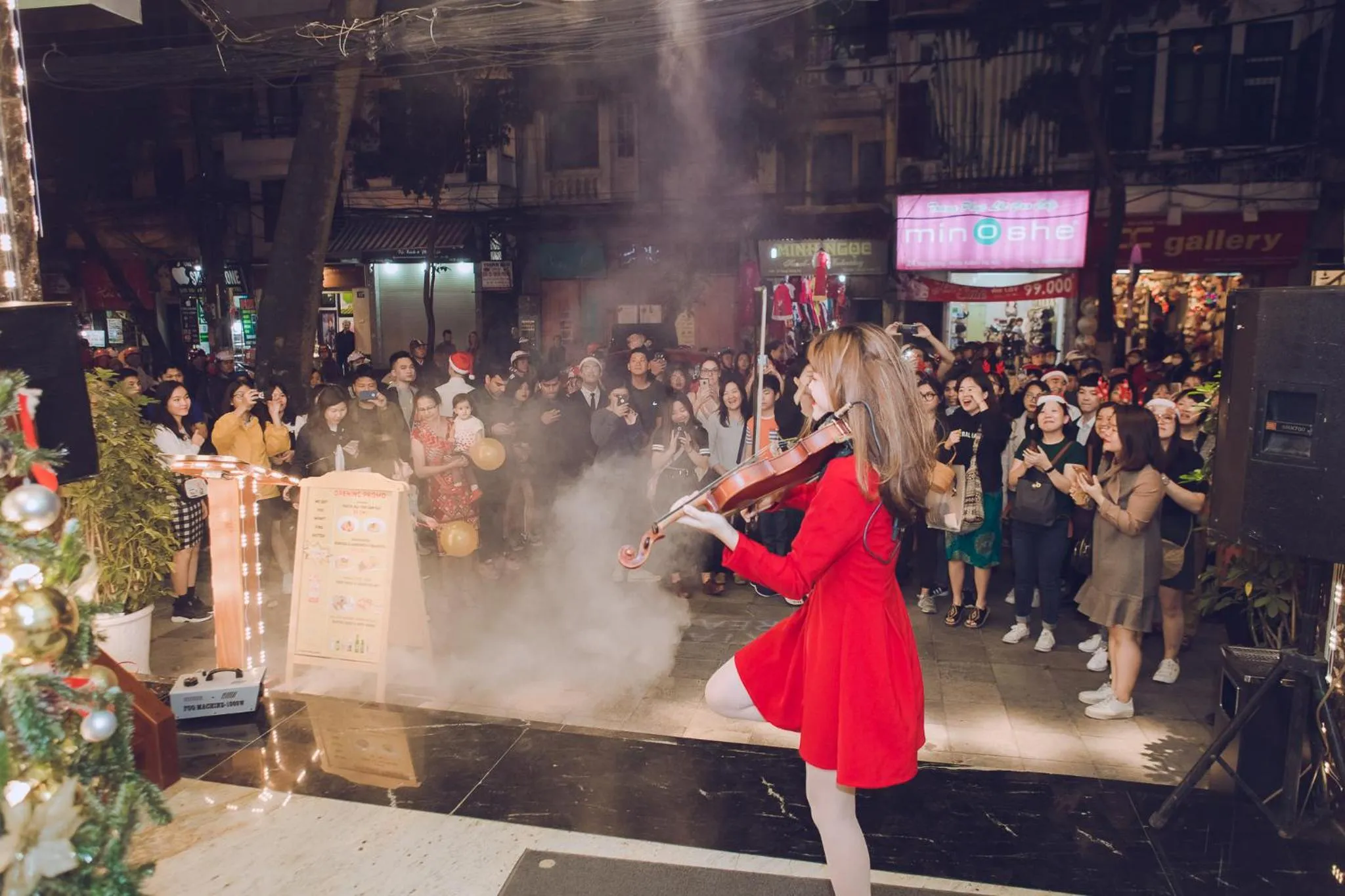 Evening entertainment in Hai Bay Hotel & Restaurant