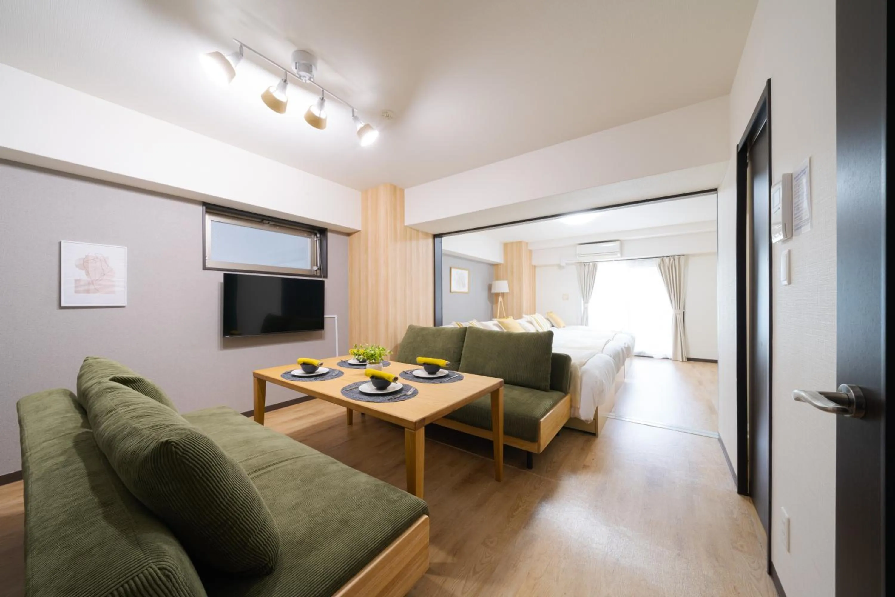 Photo of the whole room in TAKUTO STAY SAKAISUJI-HOMMACHI