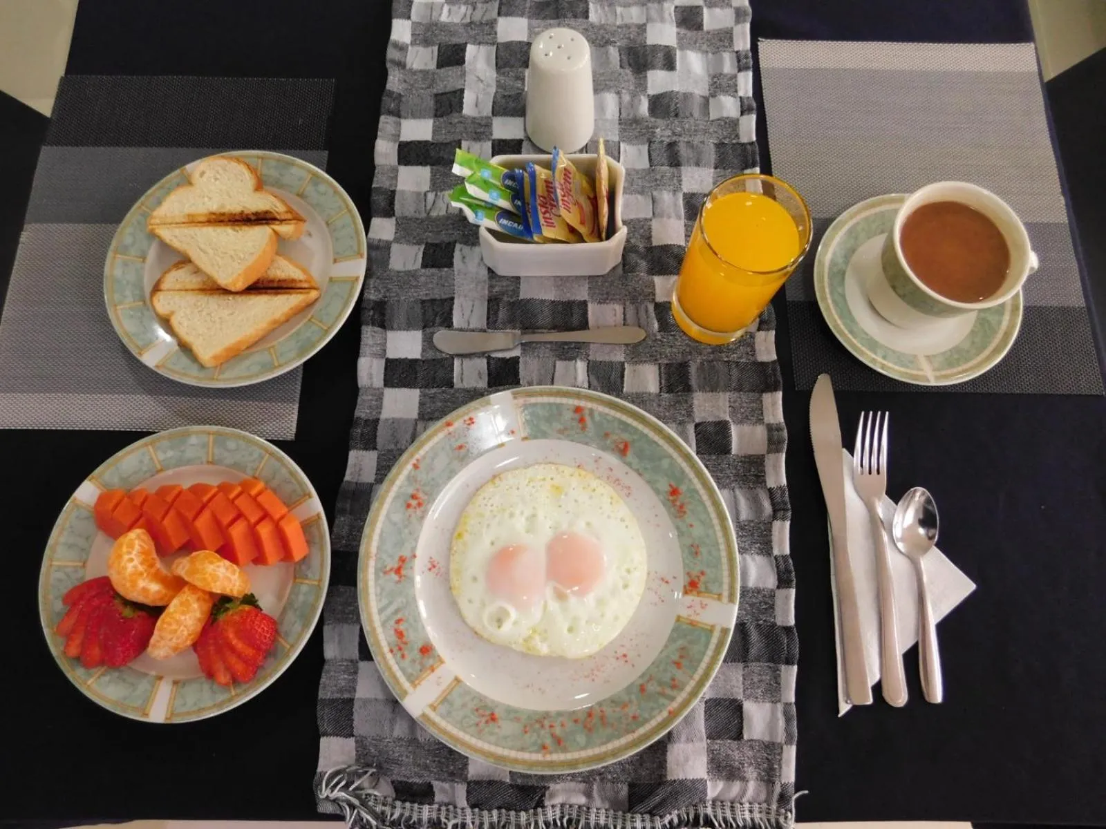 Breakfast in Hotel Casa Navi