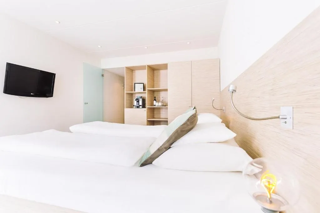 Bed in Logement Overzee