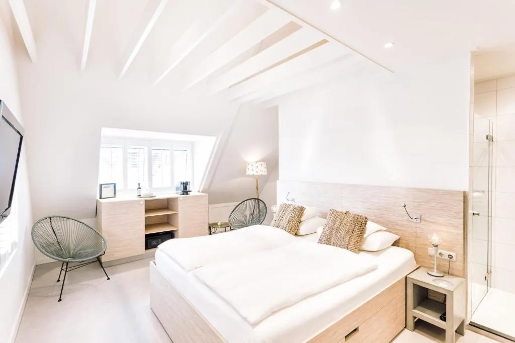 Bed in Logement Overzee