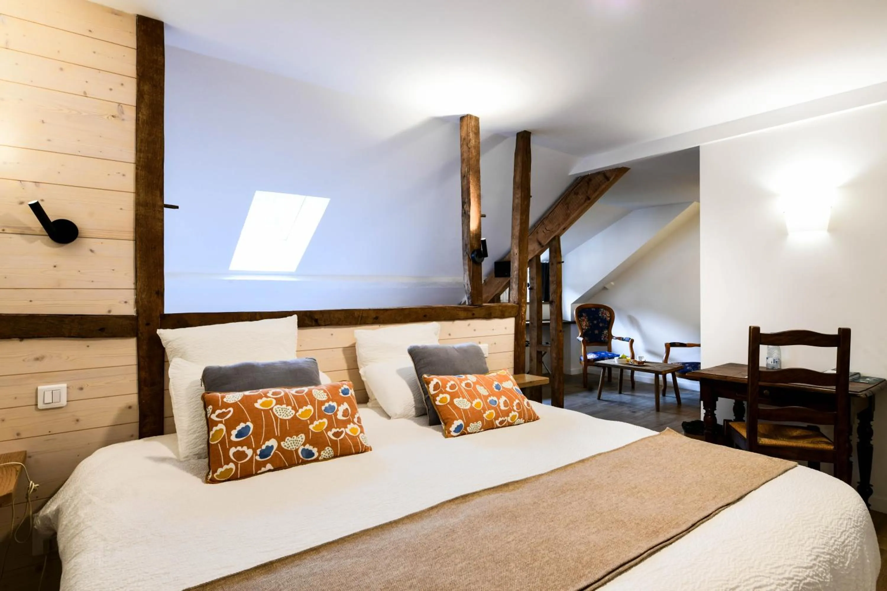 Bedroom, Bed in Logis Hôtel Etchemaïté