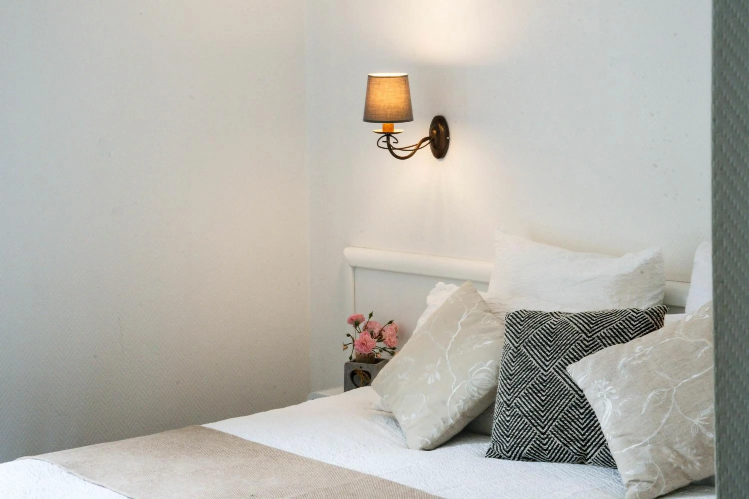 Bedroom, Bed in Logis Hôtel Etchemaïté