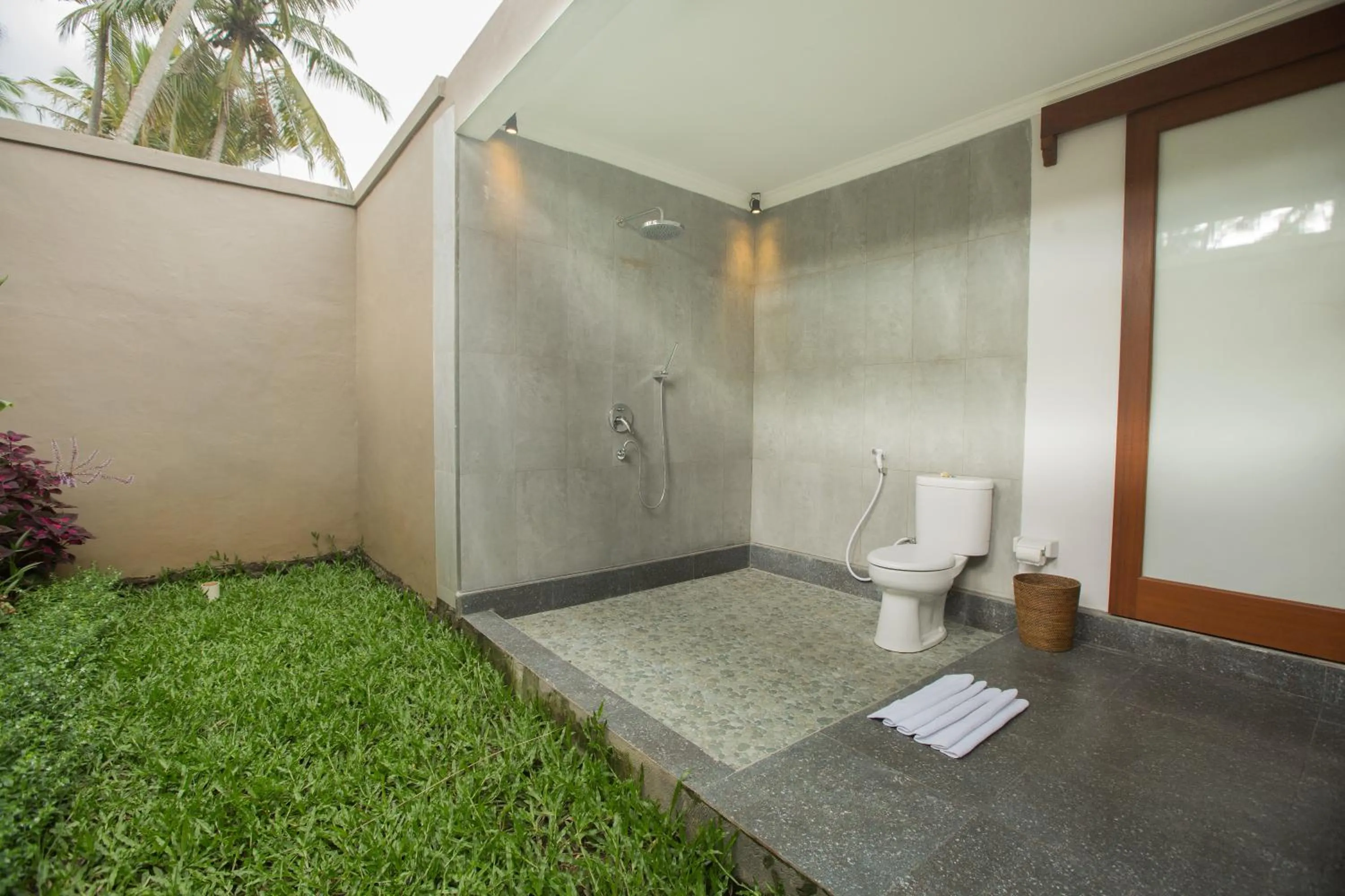 Shower in Parthi Puri Ubud