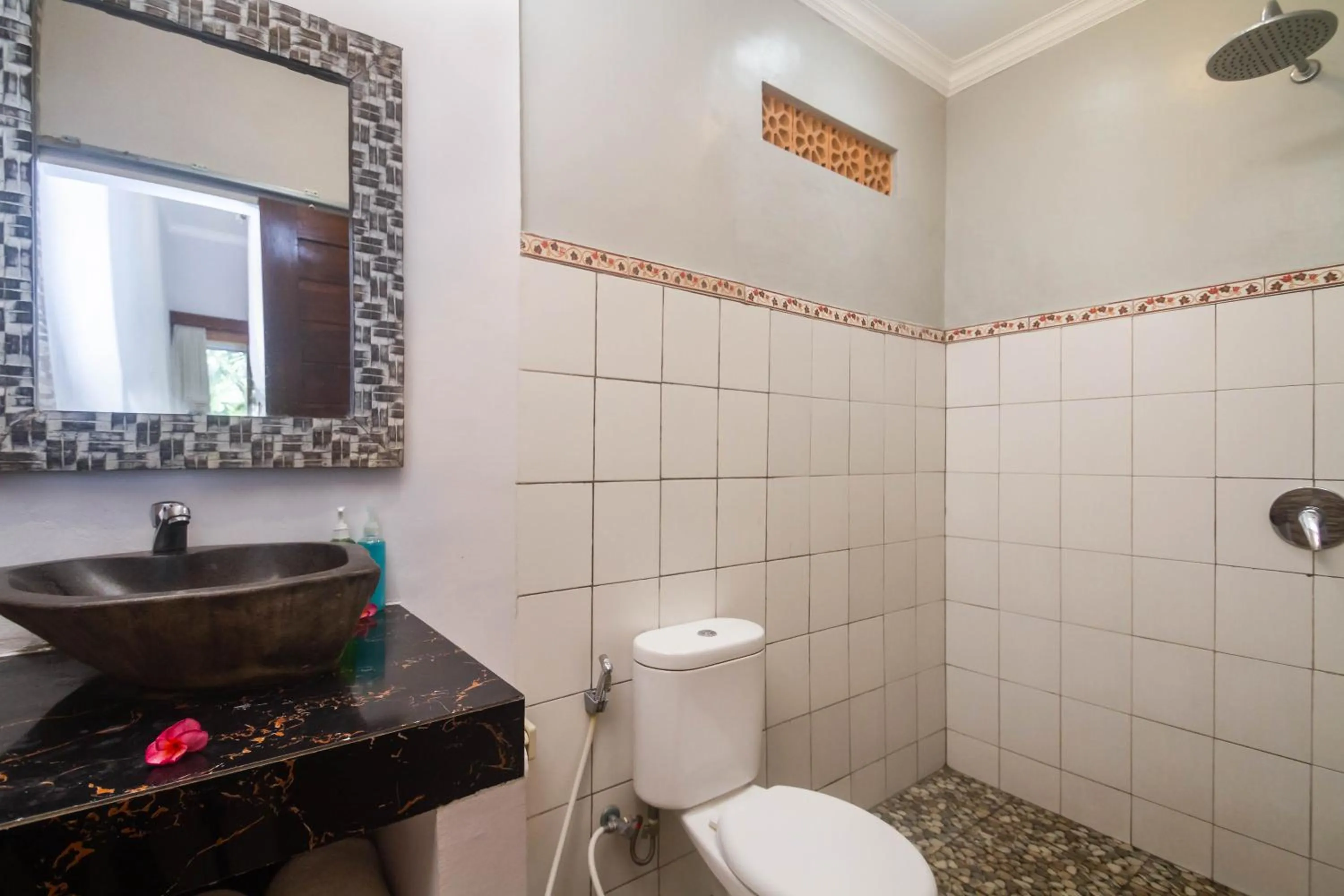 Shower in Parthi Puri Ubud