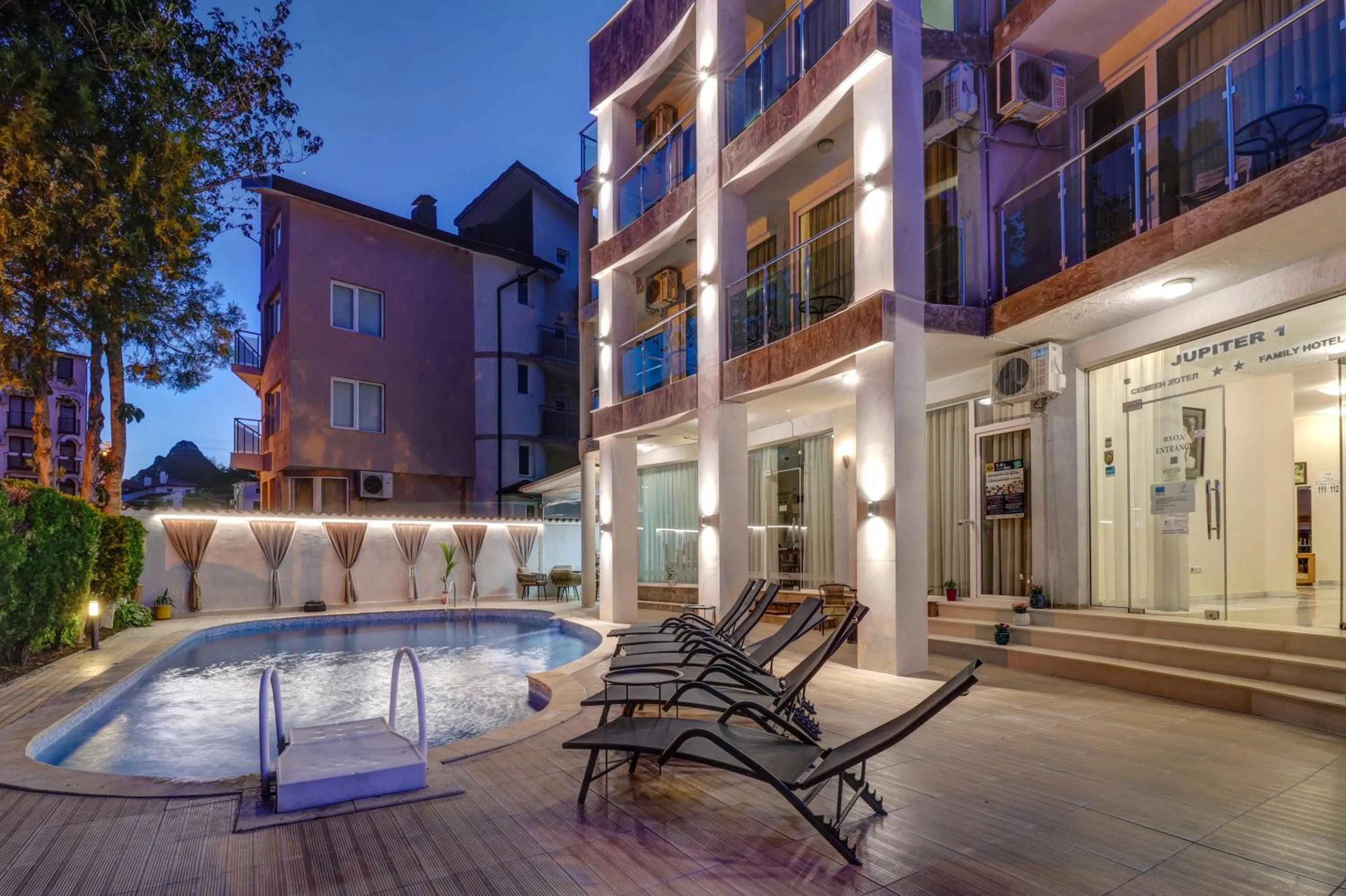 Property building in Jupiter 1 Family Hotel