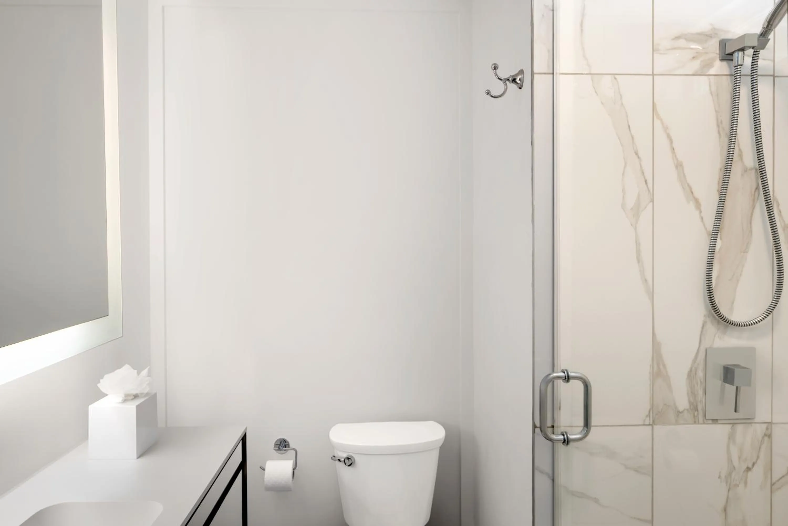 Shower in Montauk Blue Hotel