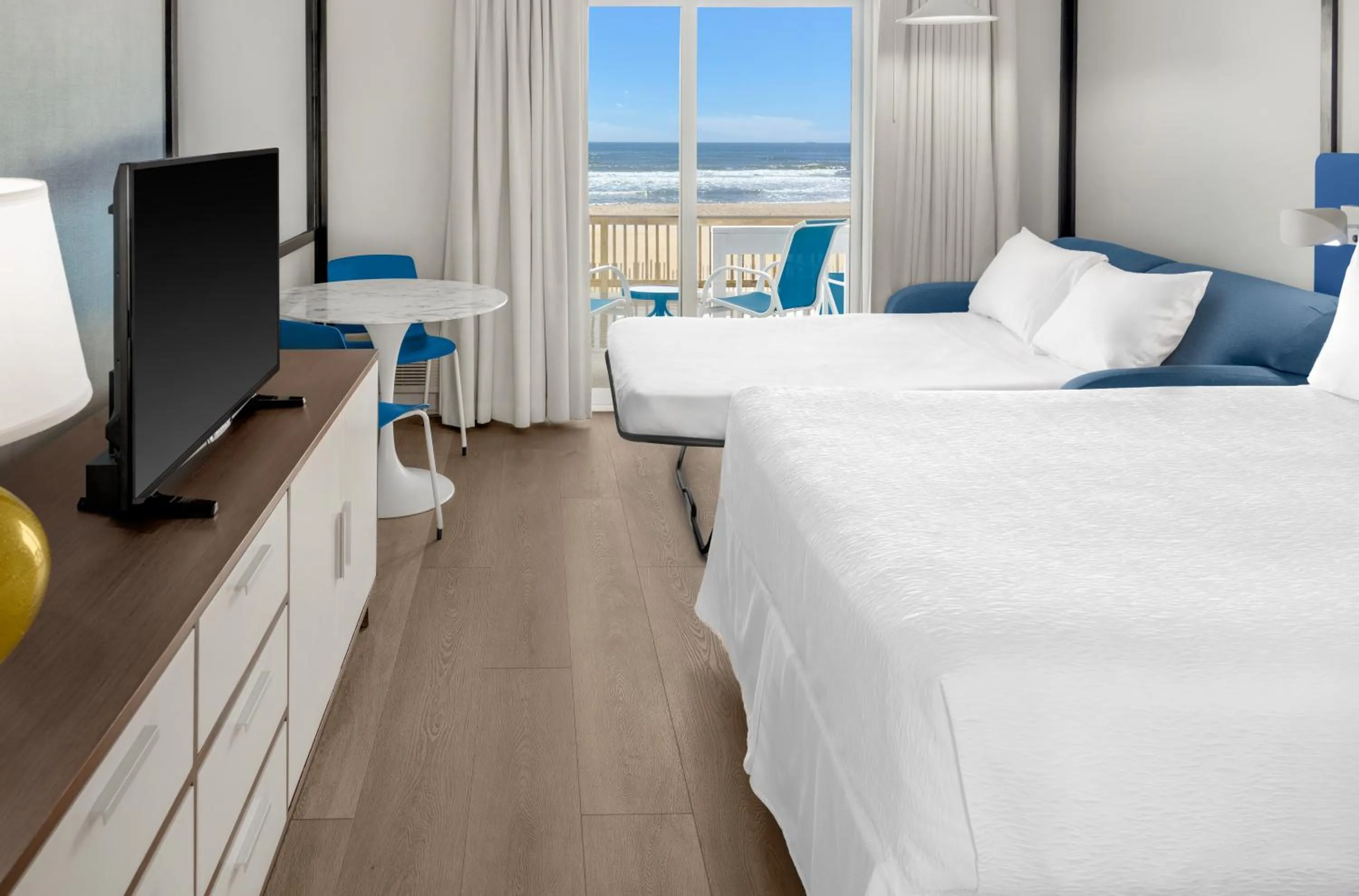 Bedroom, Bed in Montauk Blue Hotel