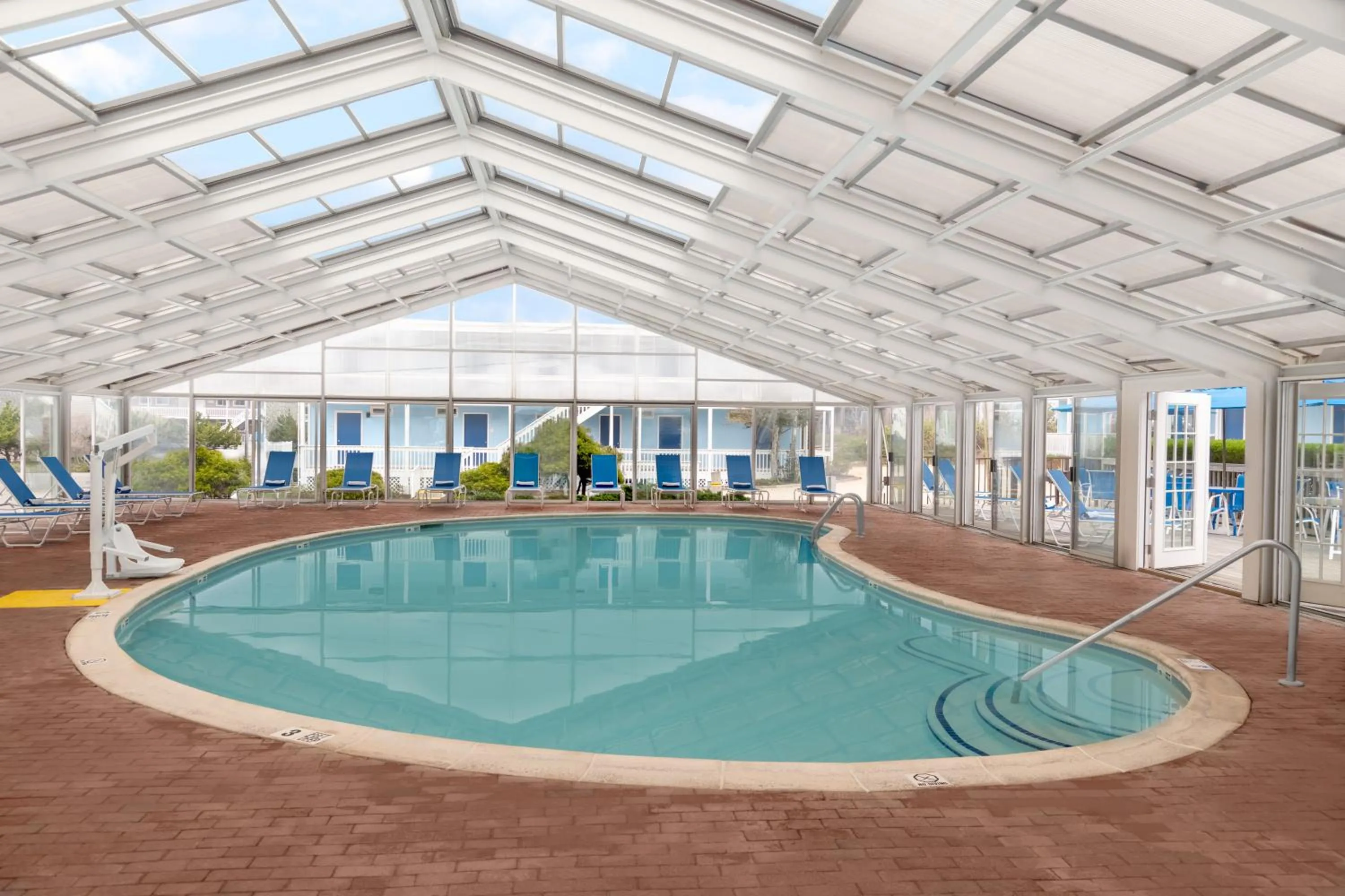 Swimming pool in Montauk Blue Hotel
