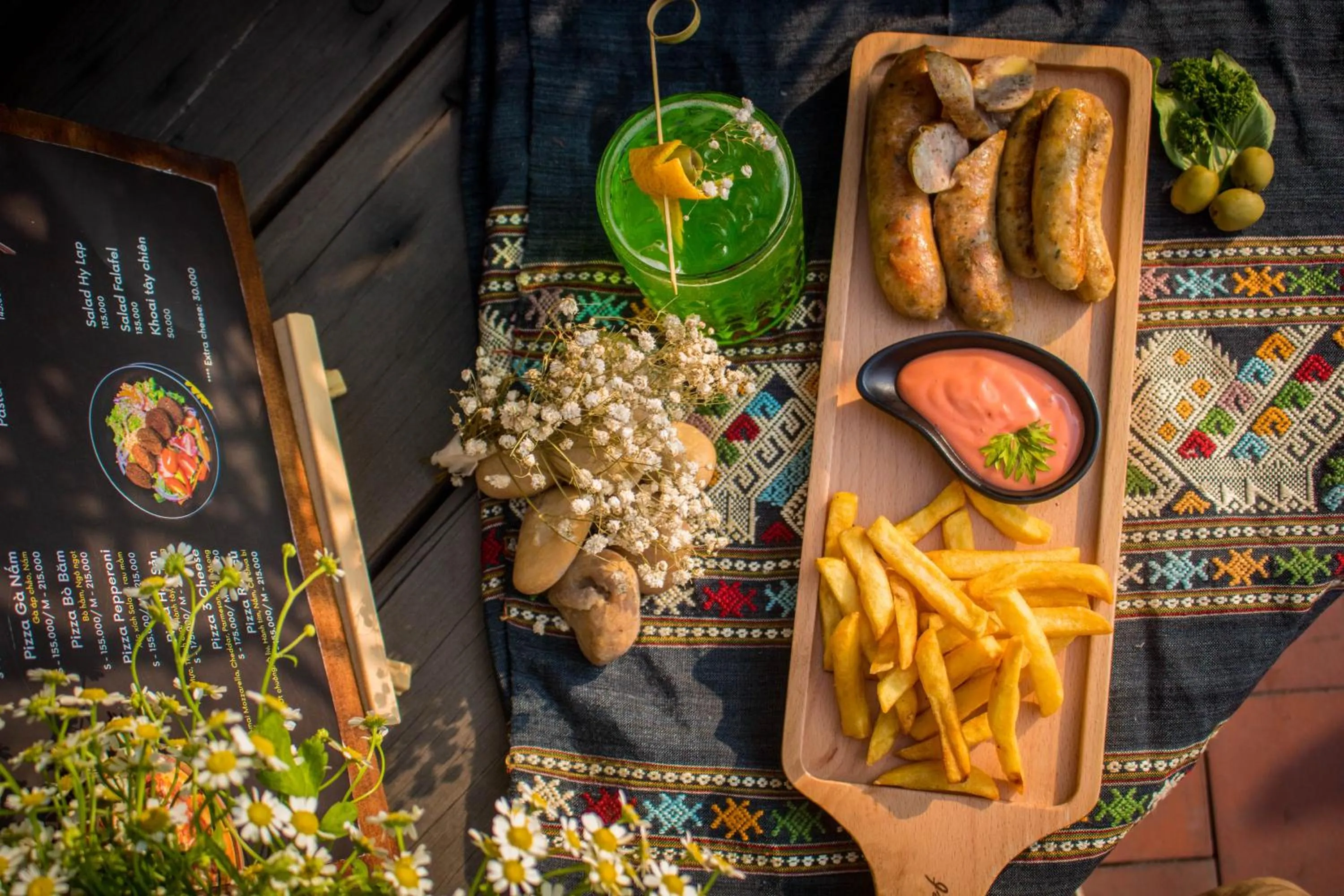 Restaurant/places to eat in Deja Vu House Ha Long