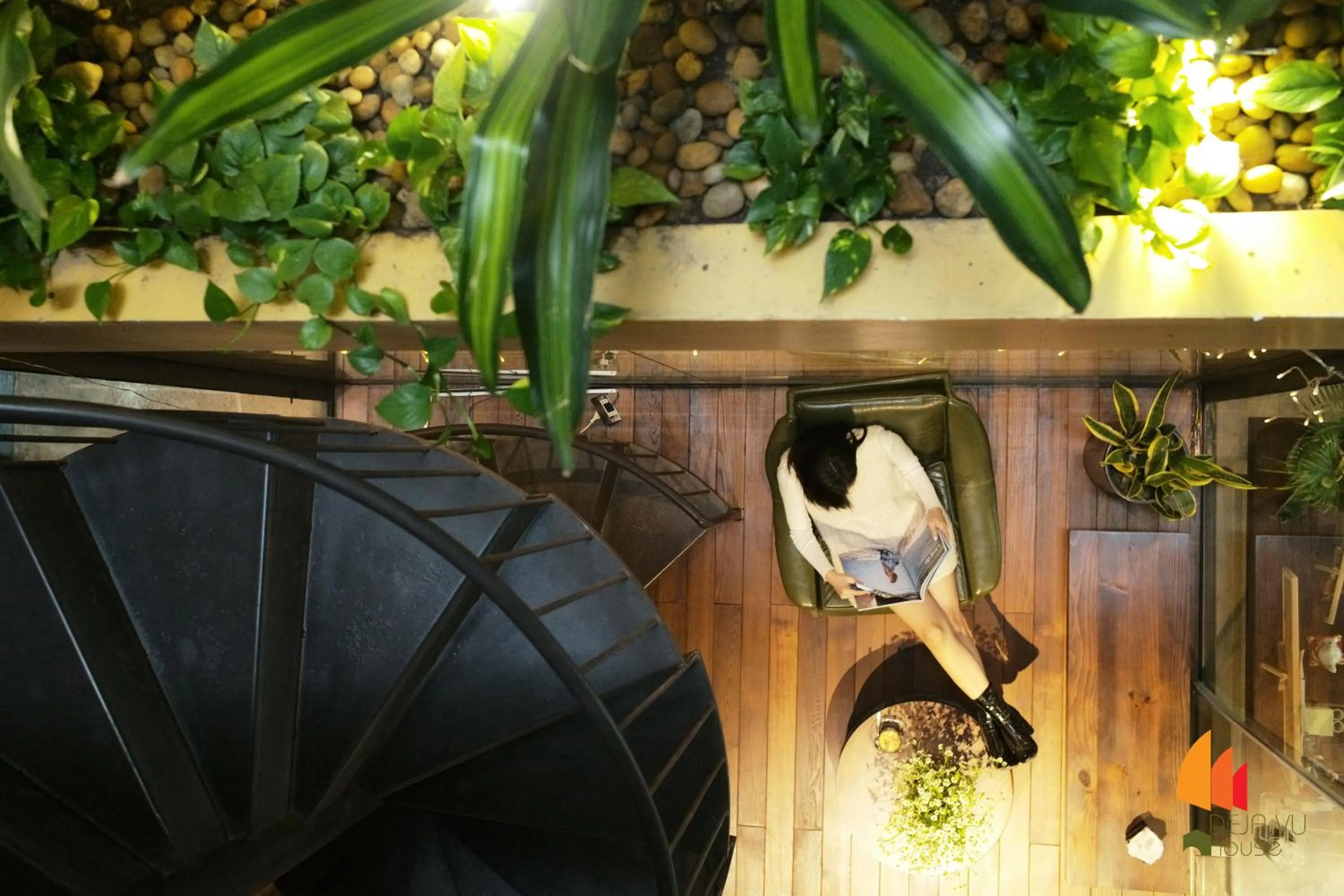 Seating area in Deja Vu House Ha Long