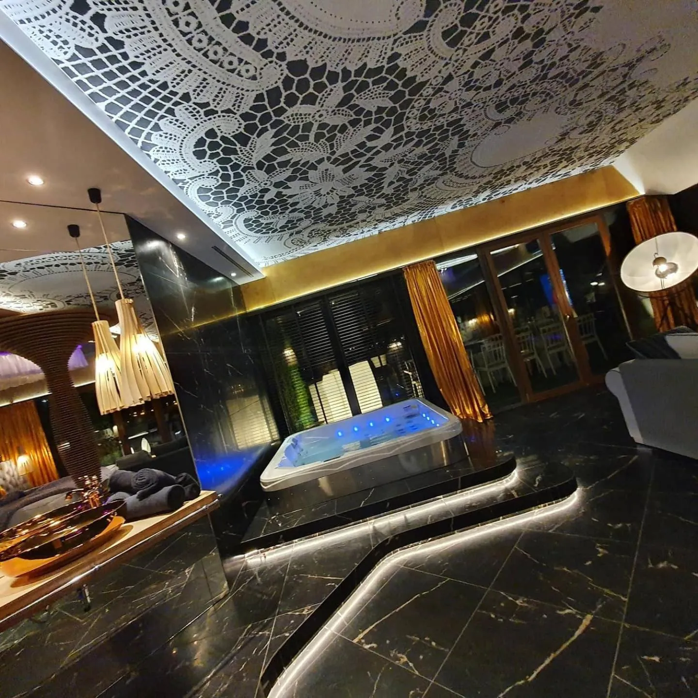 Hotel Ramka & Restaurant & Wine Bar