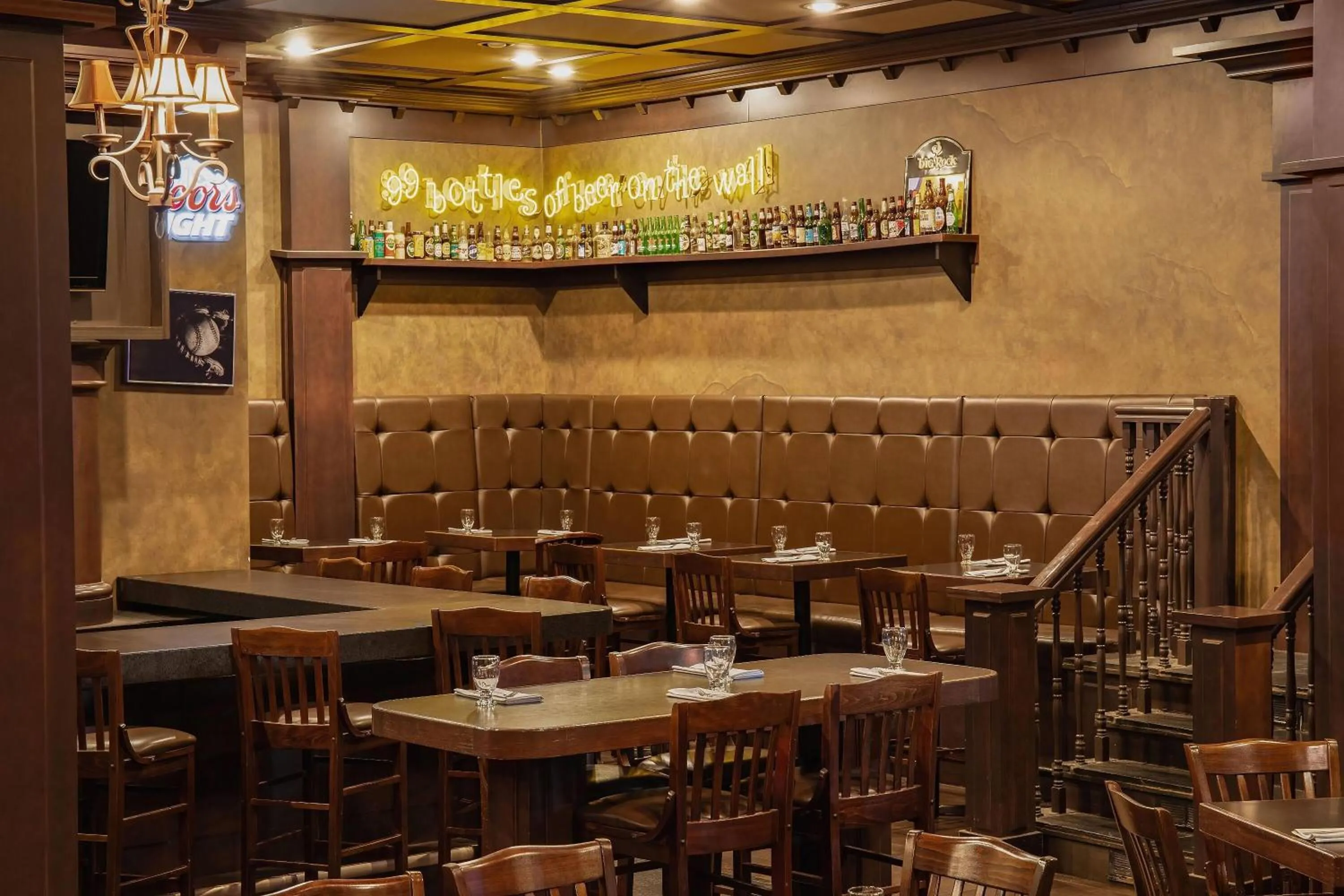 Lounge or bar in Days Inn & Suites by Wyndham West Edmonton