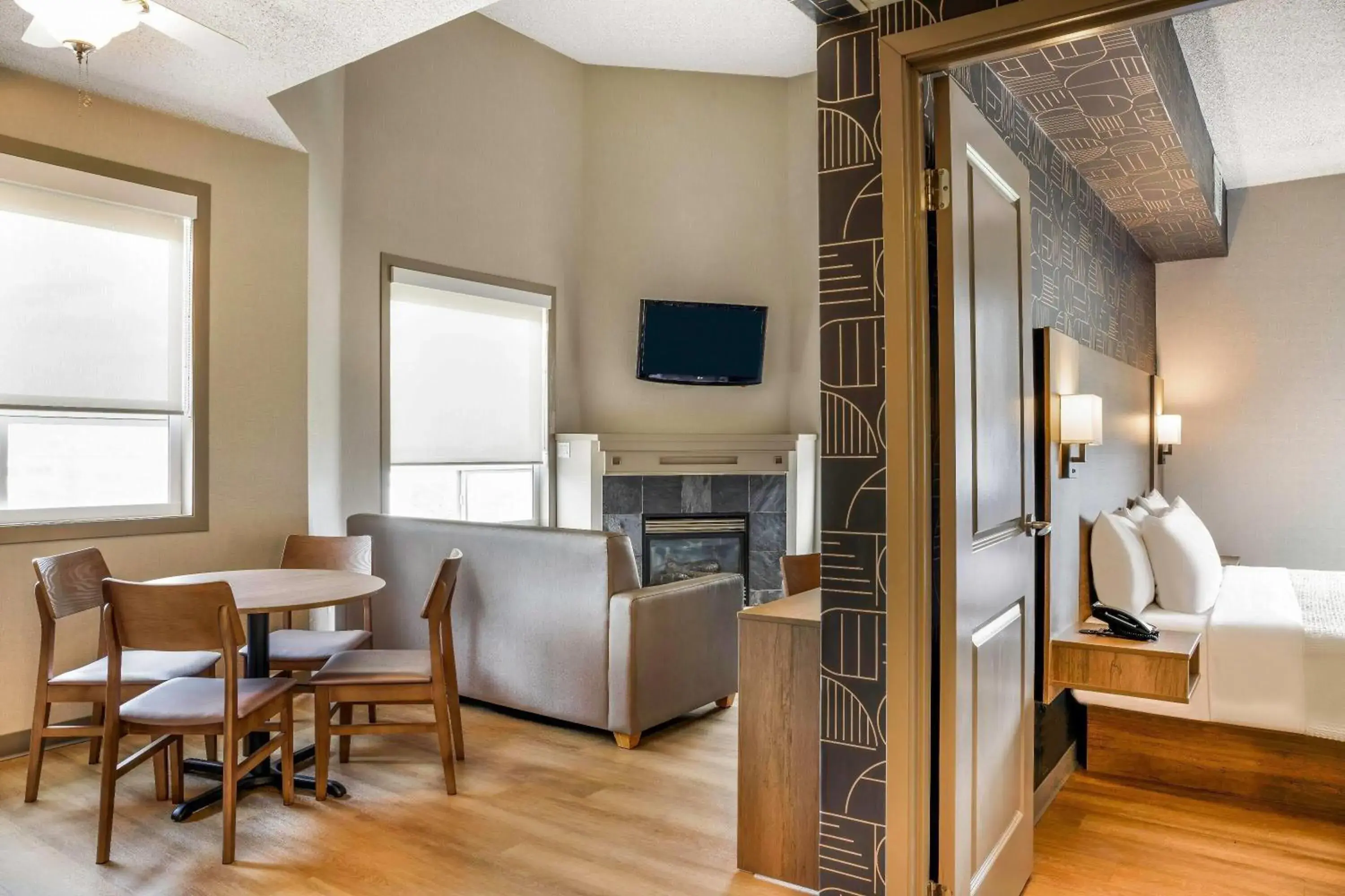 Presidential Suite - Non-Smoking in Days Inn & Suites by Wyndham West Edmonton Presidential Suite - Non-Smoking in Days Inn & Suites by Wyndham West Edmonton