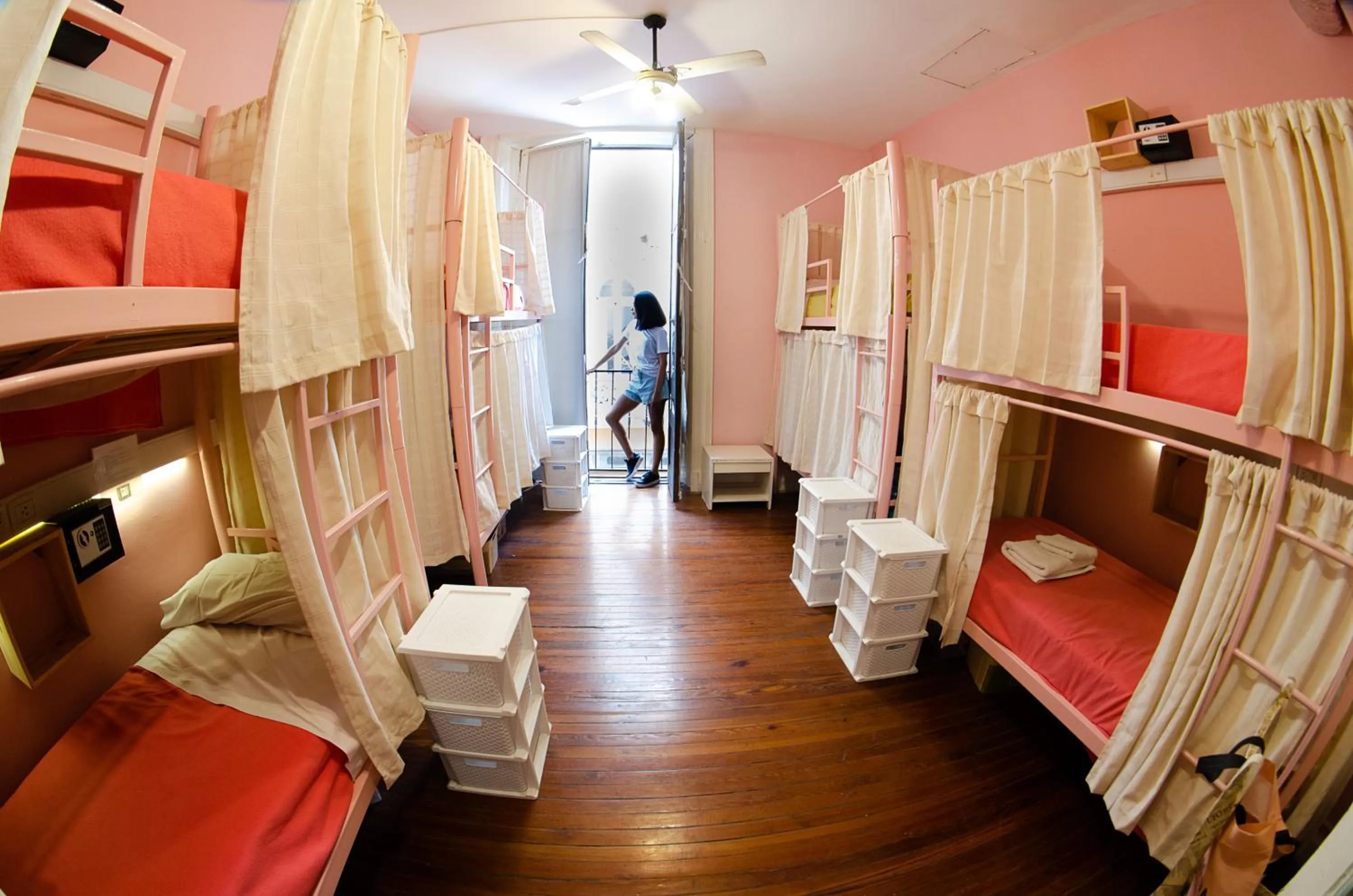 Bed in BA Stop Hotel House