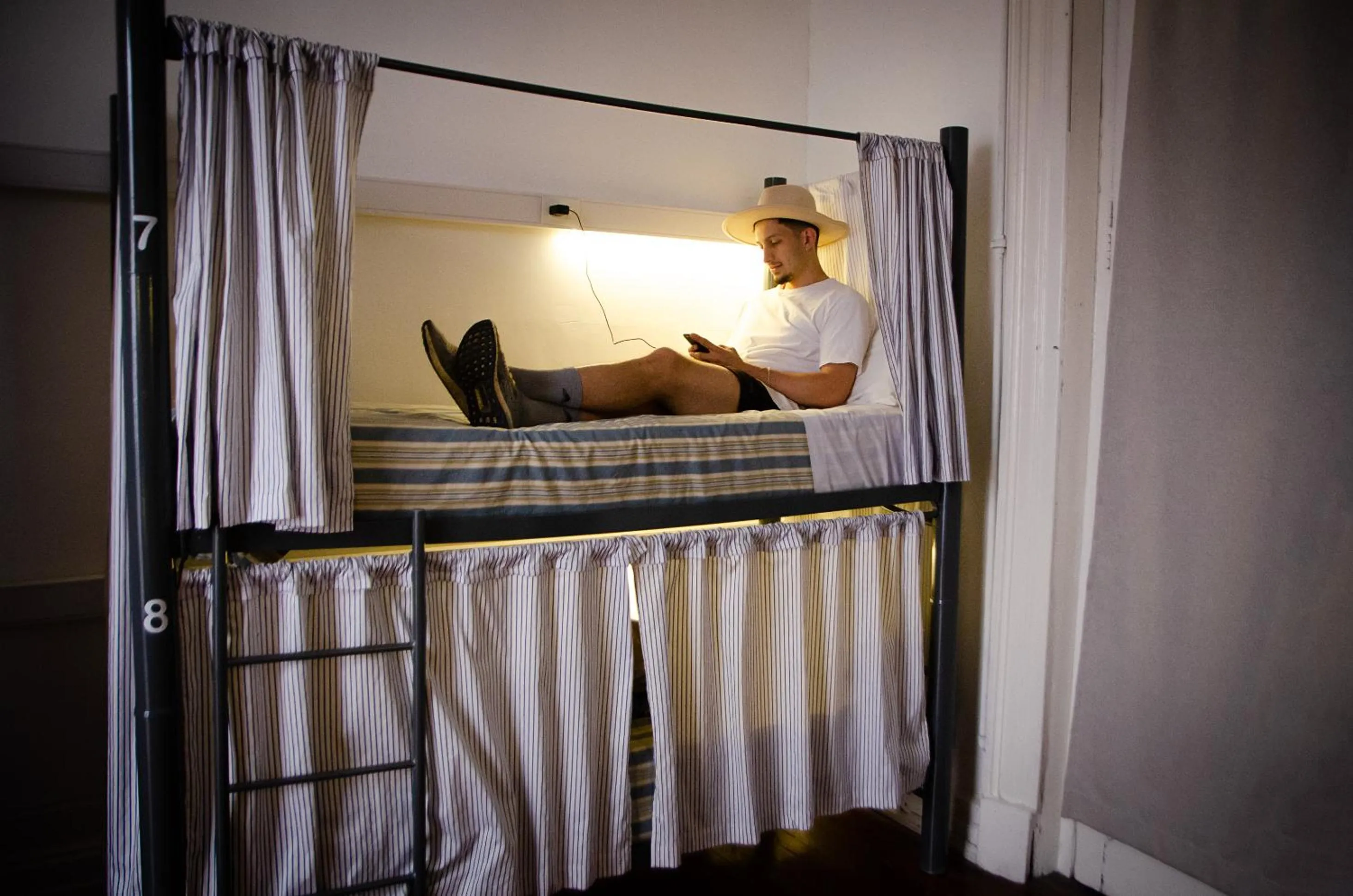 Bed in BA Stop Hotel House