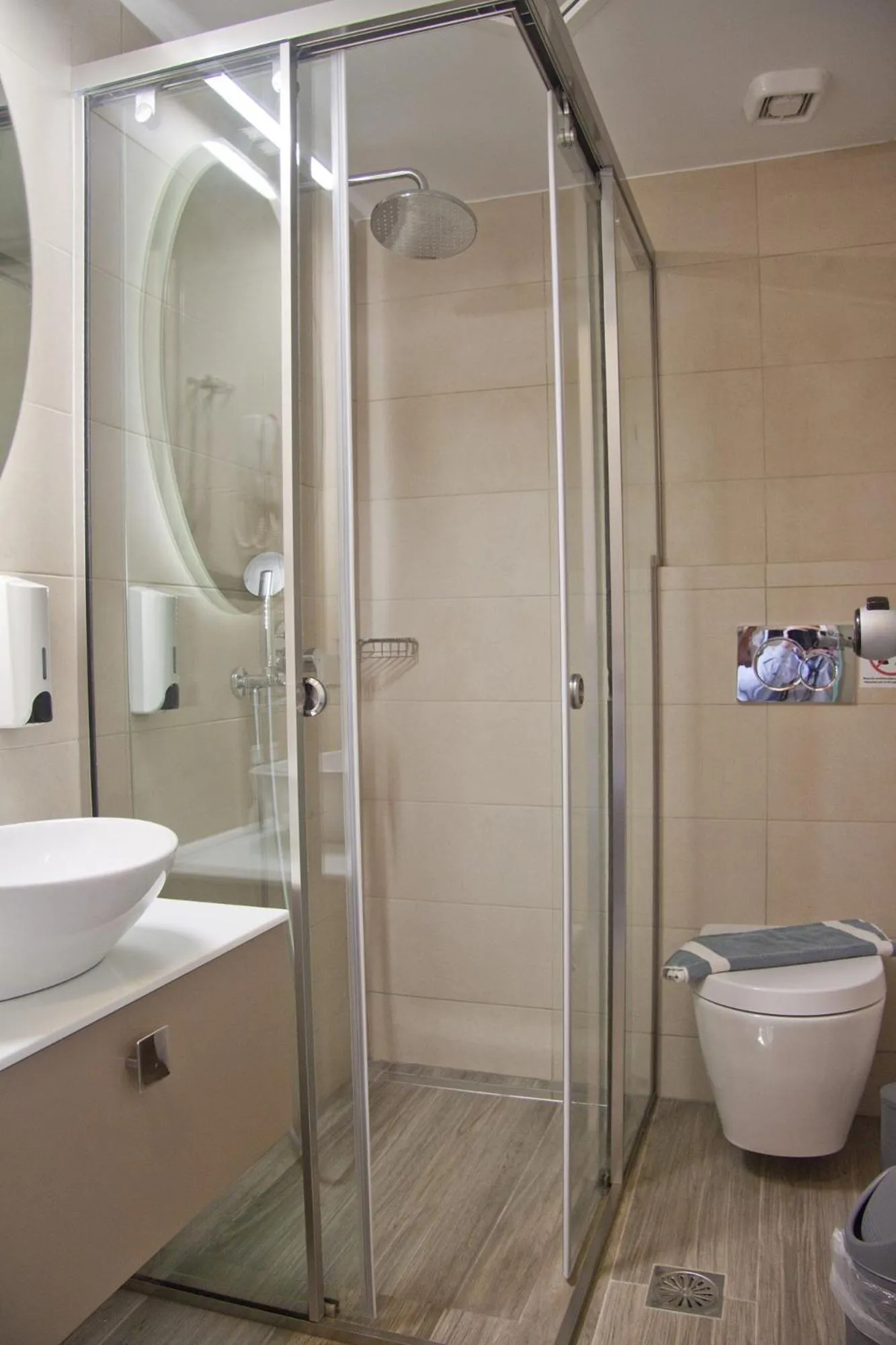 Bathroom in Hotel Christina