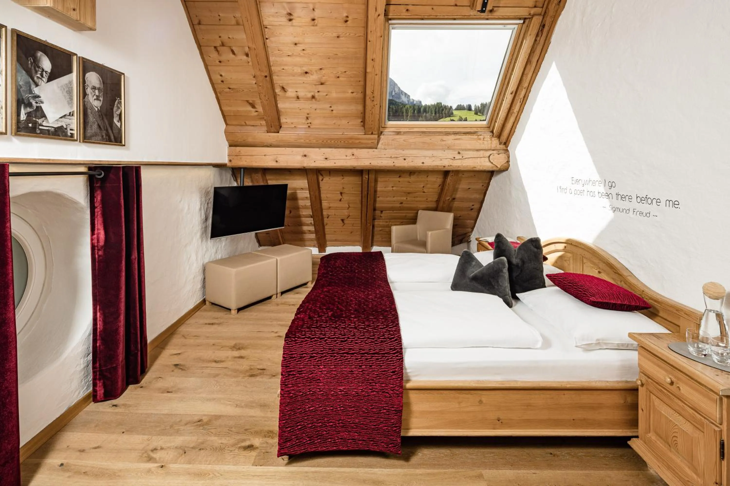 Bed in Grand Hotel Wolkenstein