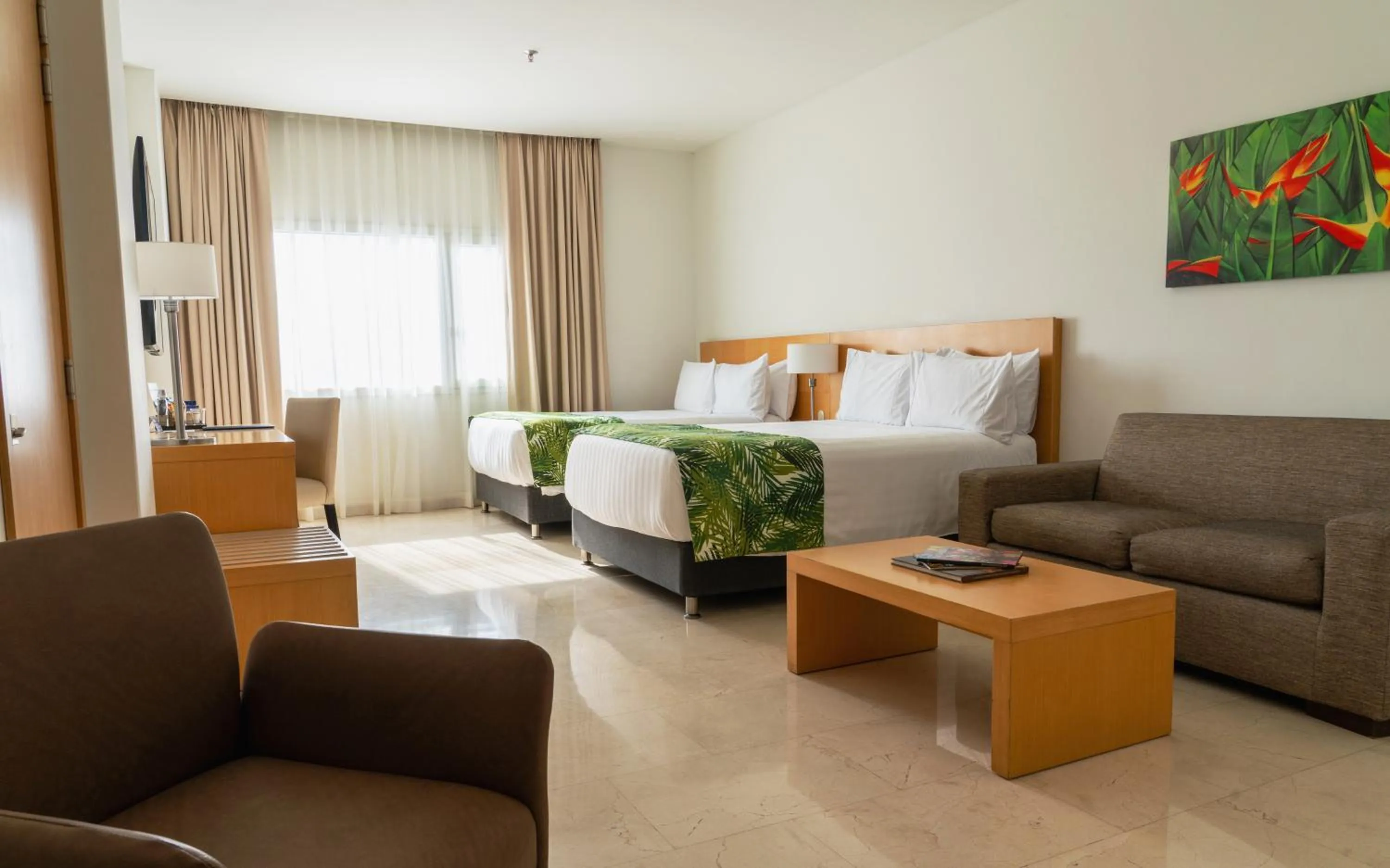 Living room, Bed in Hotel Dann Carlton Barranquilla y Centro de Convenciones