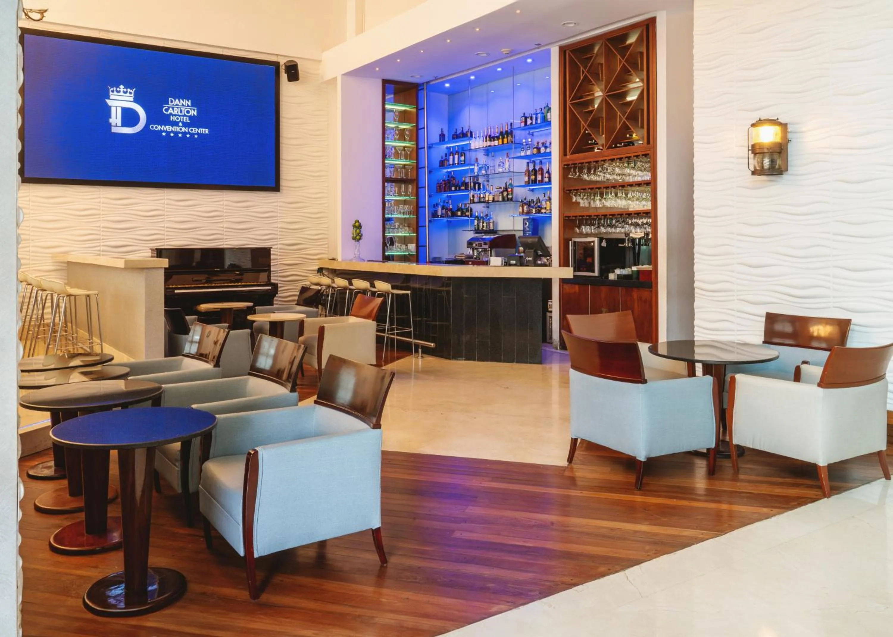 Lounge or bar in Hotel Dann Carlton Barranquilla y Centro de Convenciones
