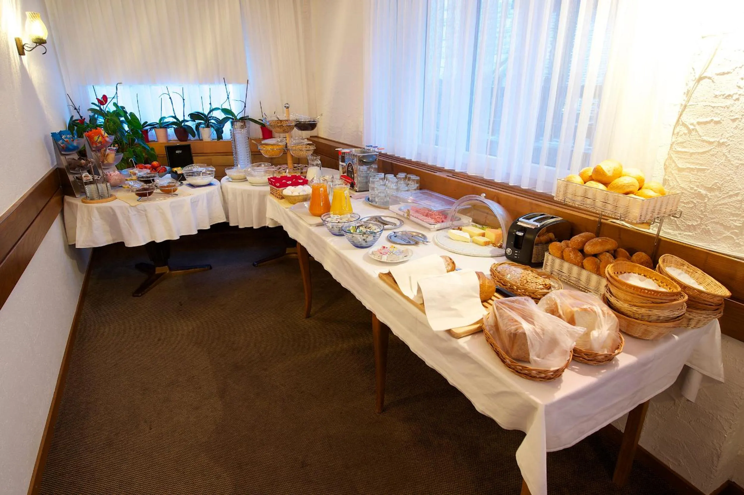 Restaurant/places to eat in Hotel Weisshorn