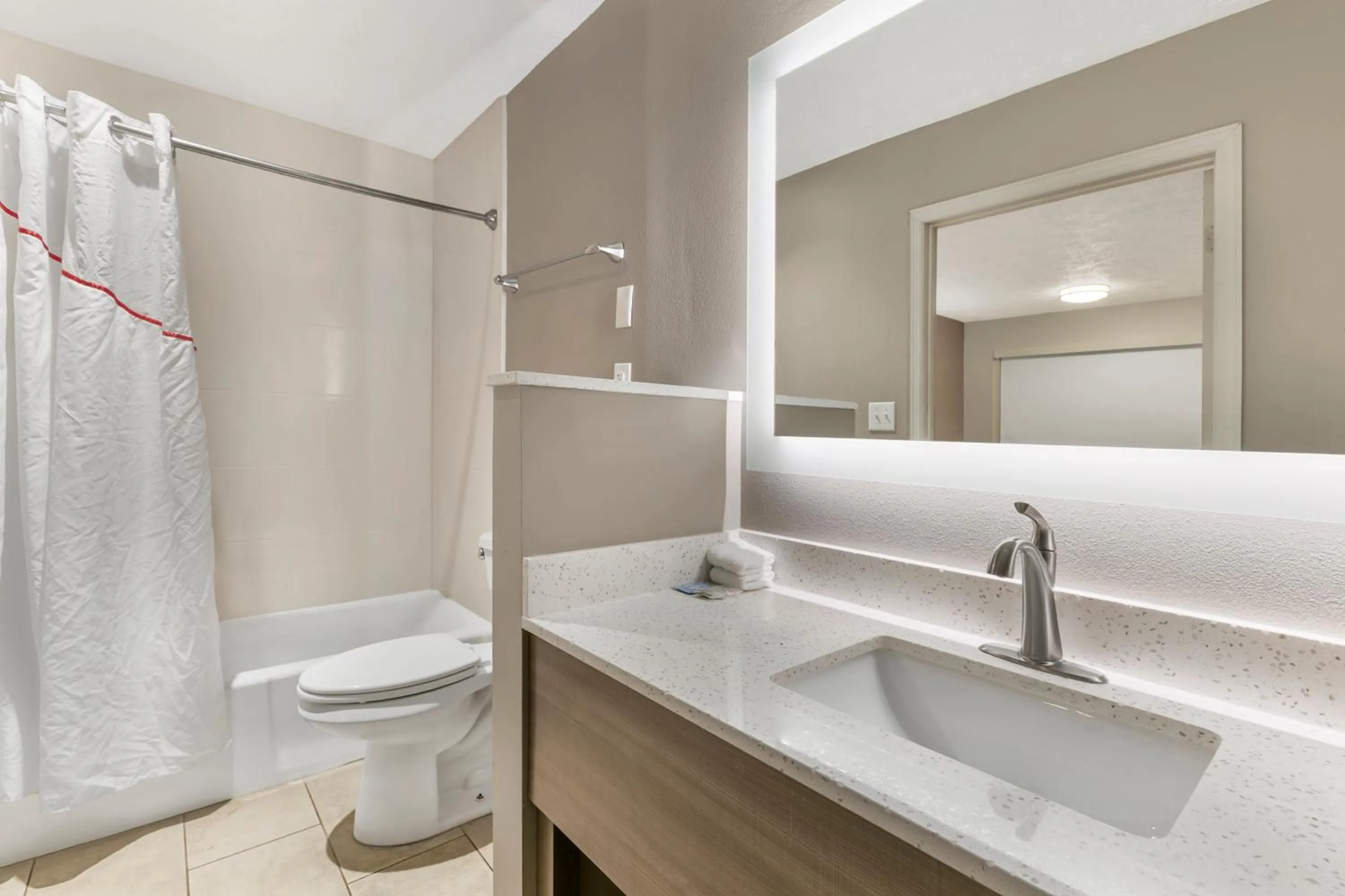 Bathroom in Red Roof Inn Georgetown, KY