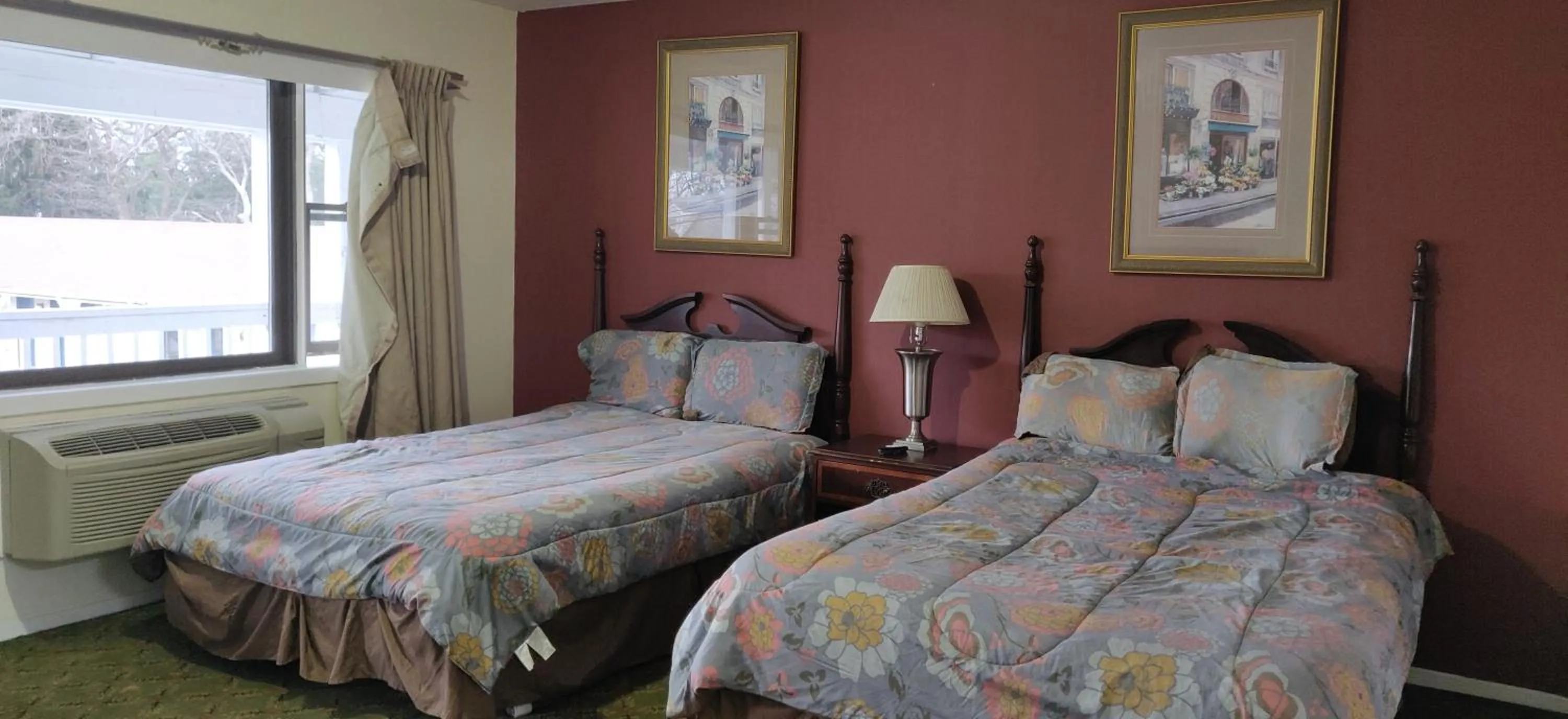 Bedroom, Bed in Point Pleasant Inn