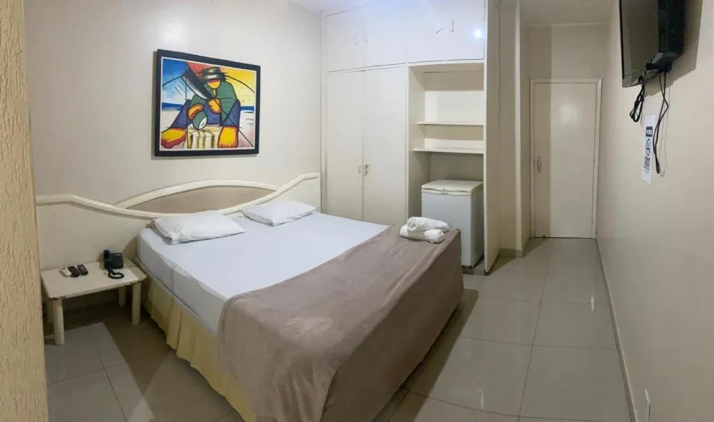 Bedroom, Bed in Biss Inn Hotel