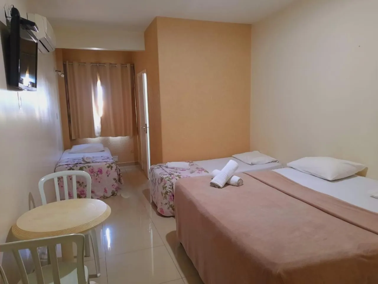 Photo of the whole room, Bed in Biss Inn Hotel