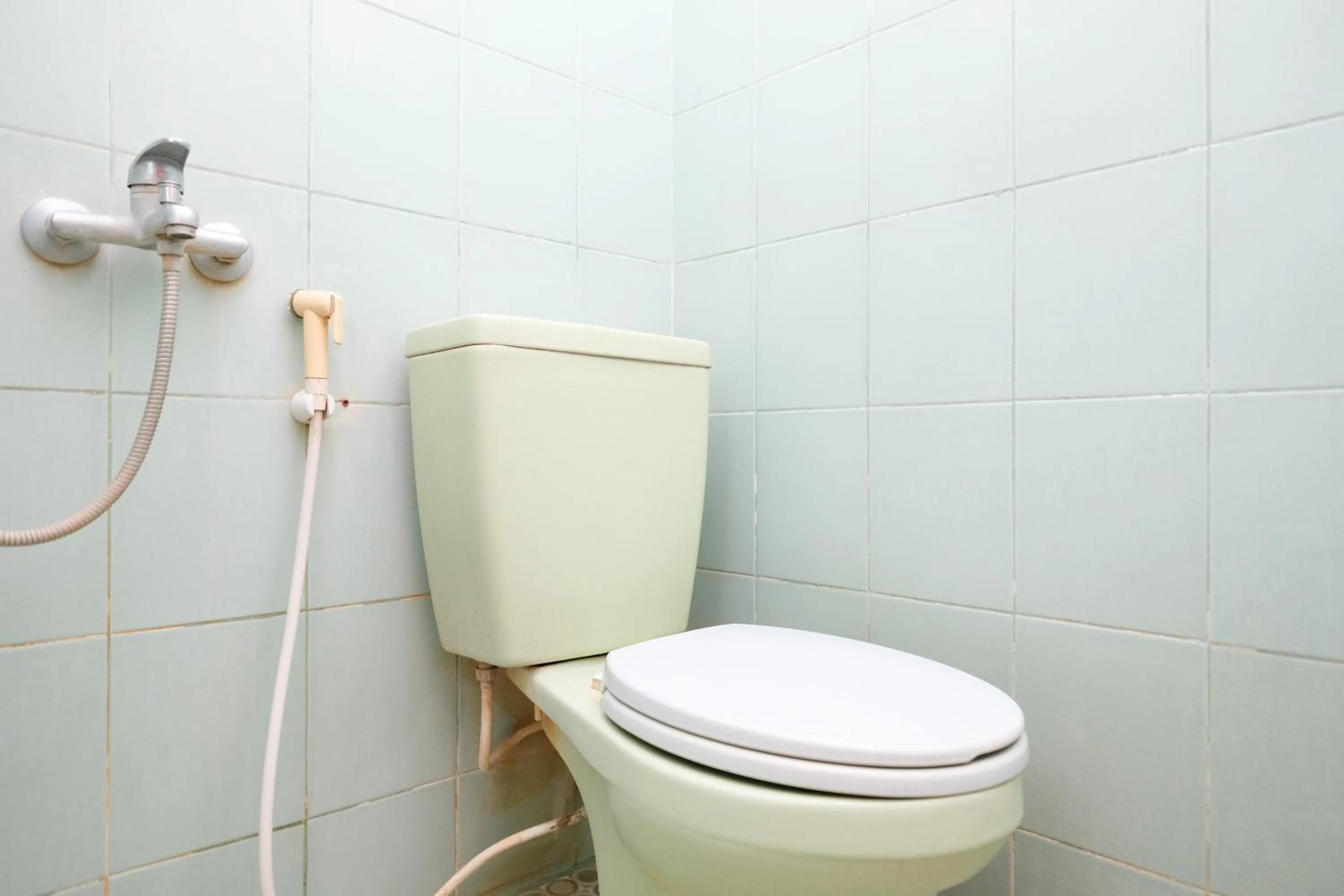 Bathroom in RedDoorz Syariah At Jalan Menteri Supeno