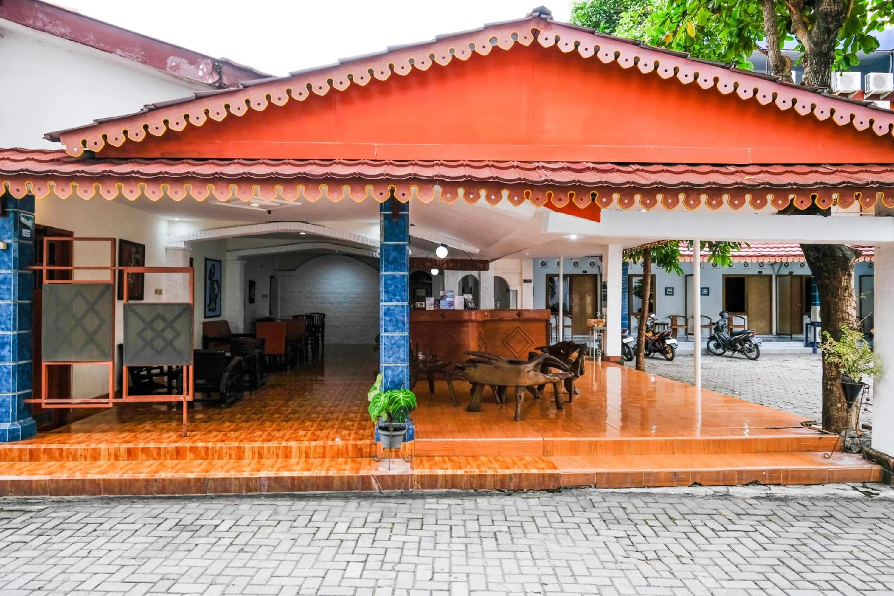 Facade/entrance in RedDoorz Syariah At Jalan Menteri Supeno