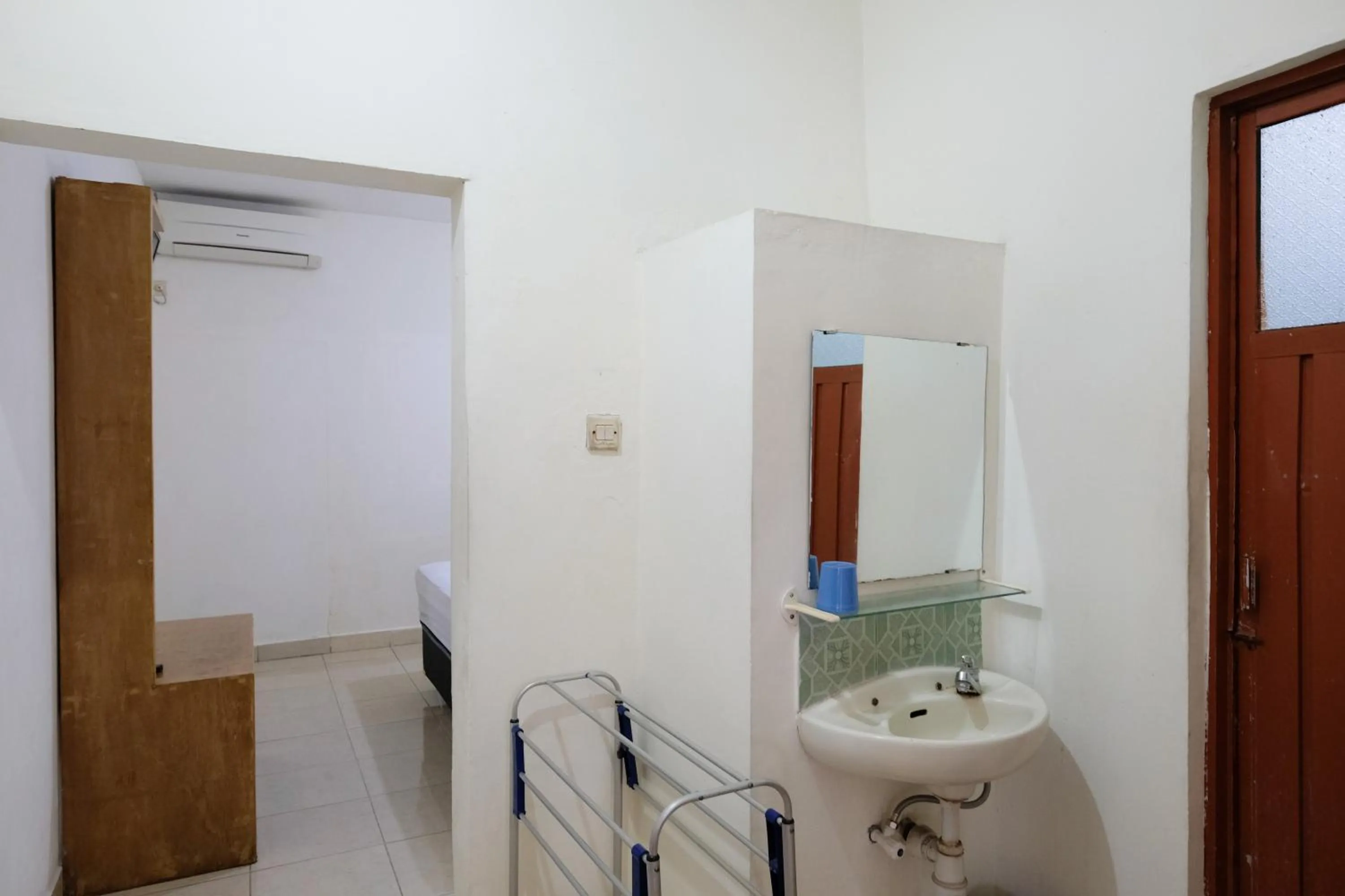 Bathroom in RedDoorz Syariah At Jalan Menteri Supeno
