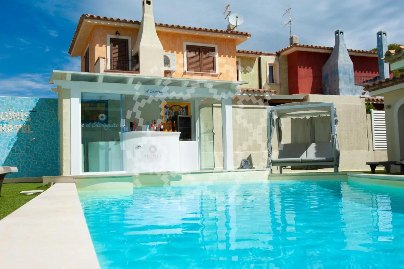 Swimming pool in Suimi's Hotel