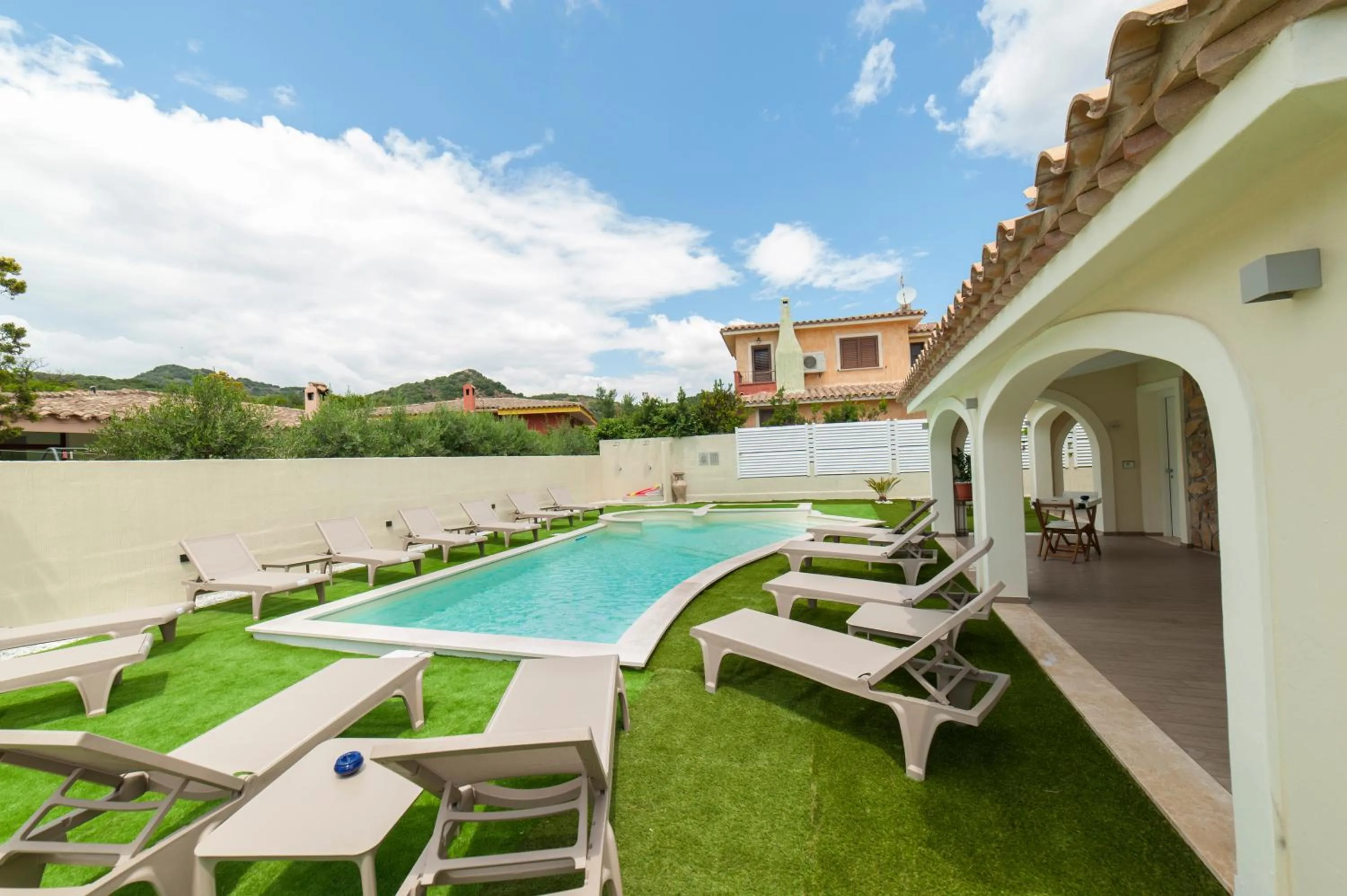 Swimming pool in Suimi's Hotel