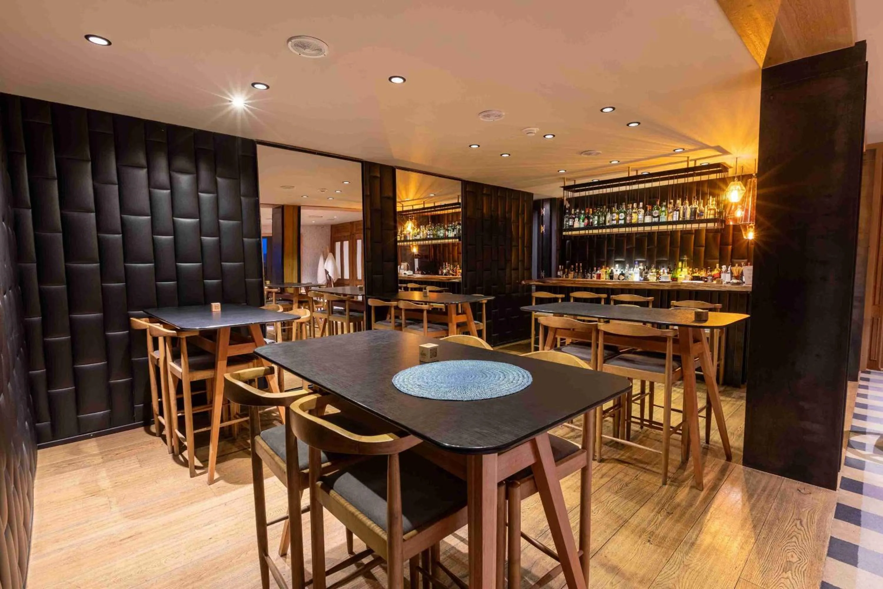 Lounge or bar in Las Hayas Ushuaia Resort