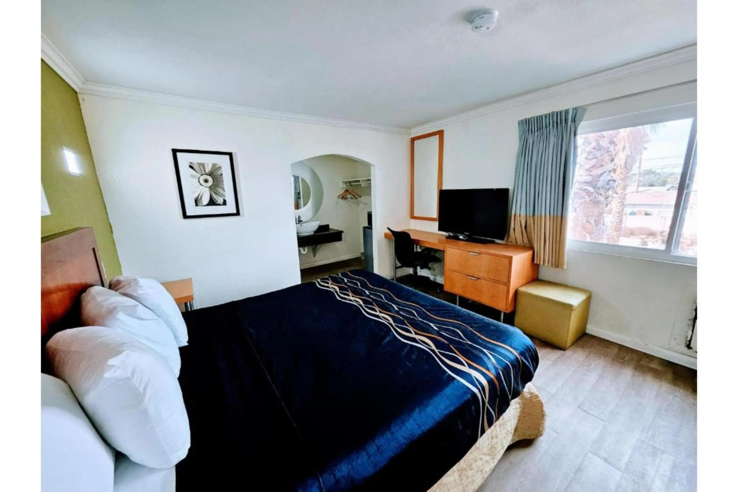 Bedroom, Bed in Hotel Ridgecrest An Extended Stay Studio