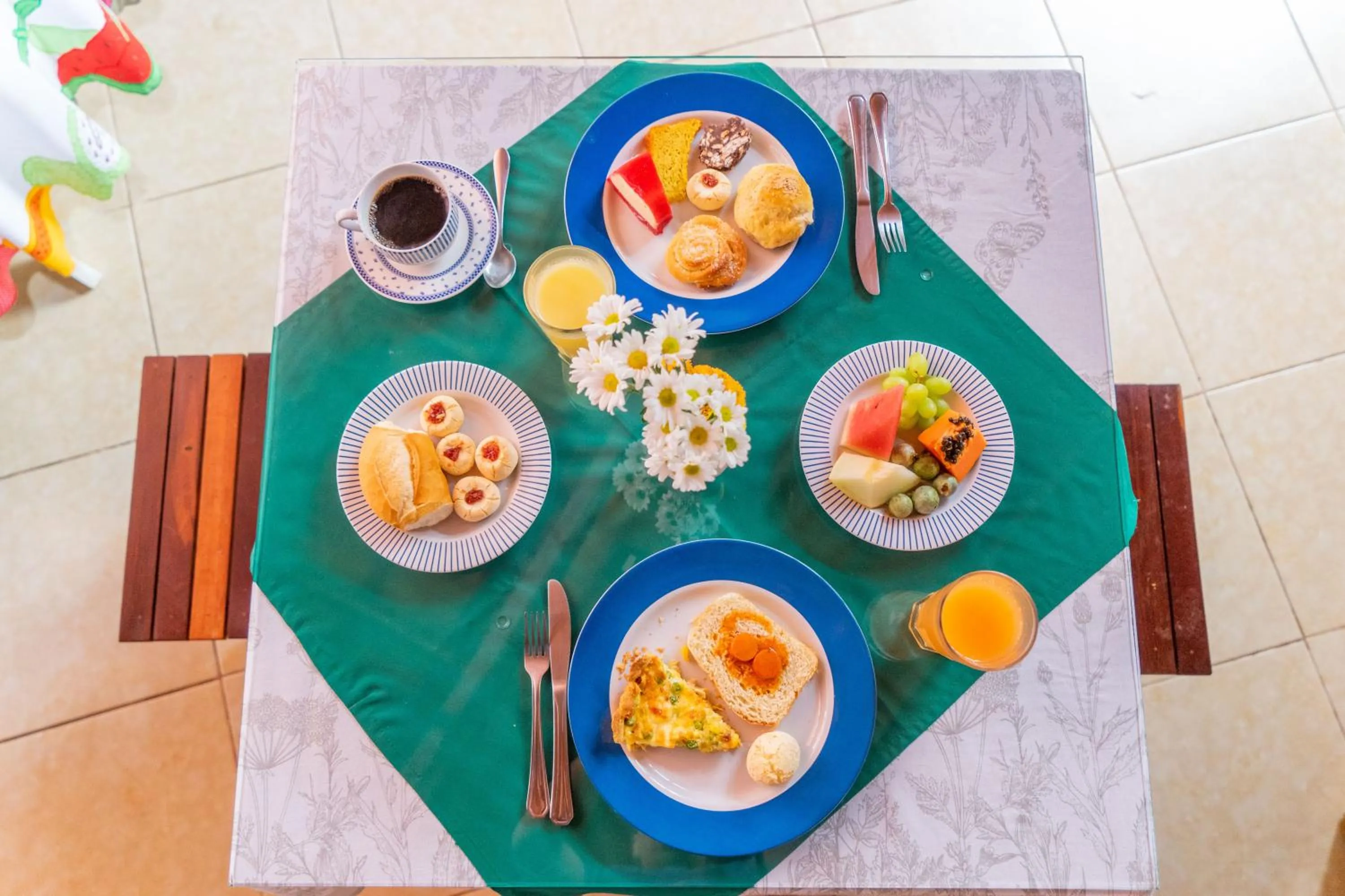 Breakfast in Pousada Galeria Artes