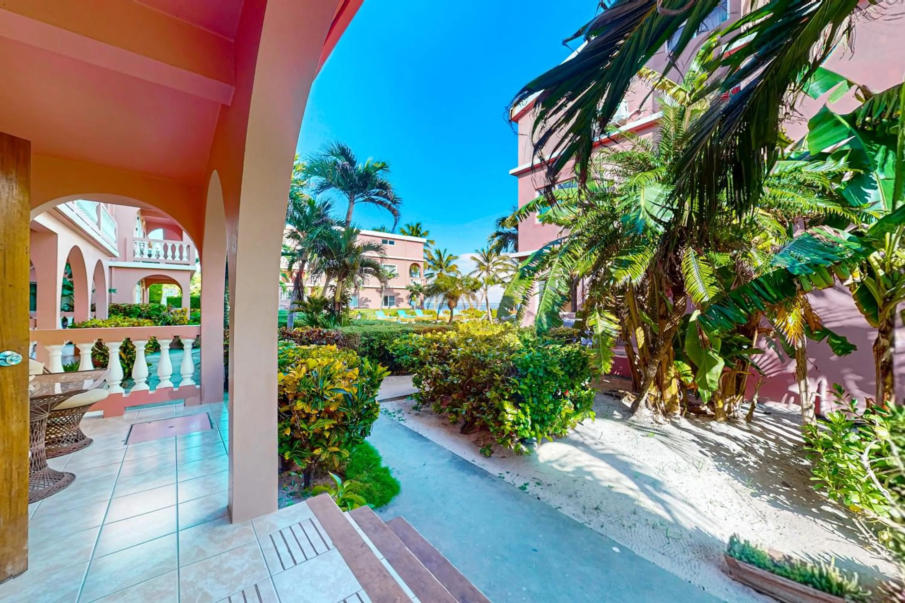 Hibiscus @ Caribe Island