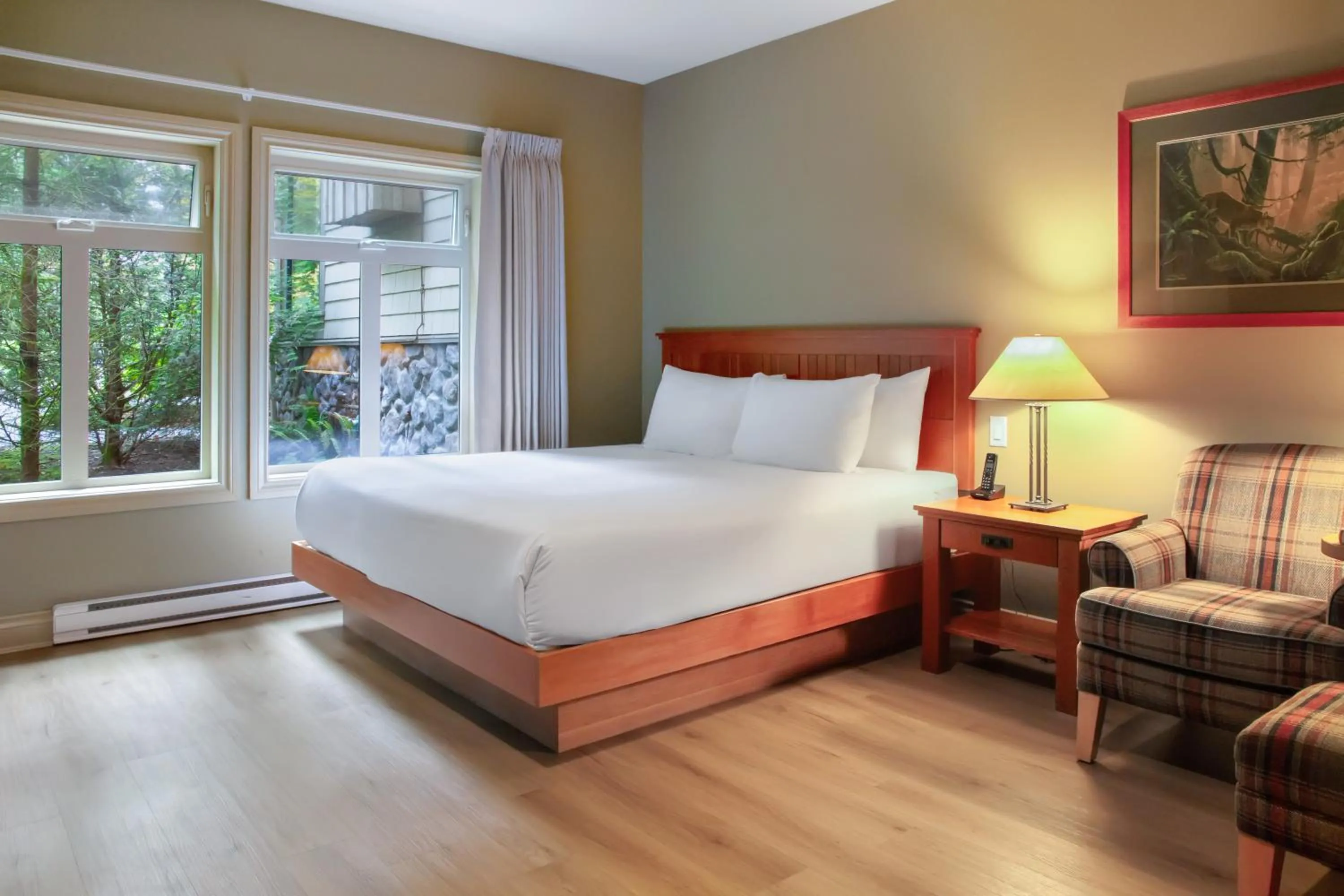 Bedroom, Bed in Long Beach Lodge Resort